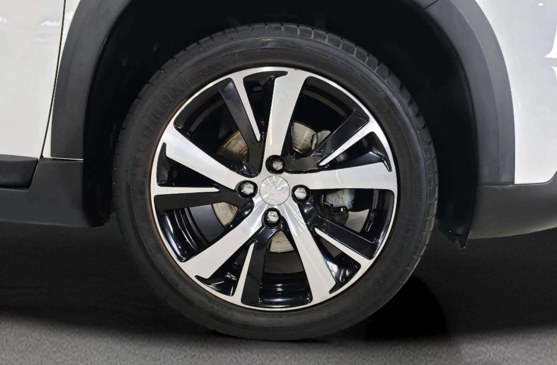 Peugeot 2008 PureTech 130 GT Line - foto 36