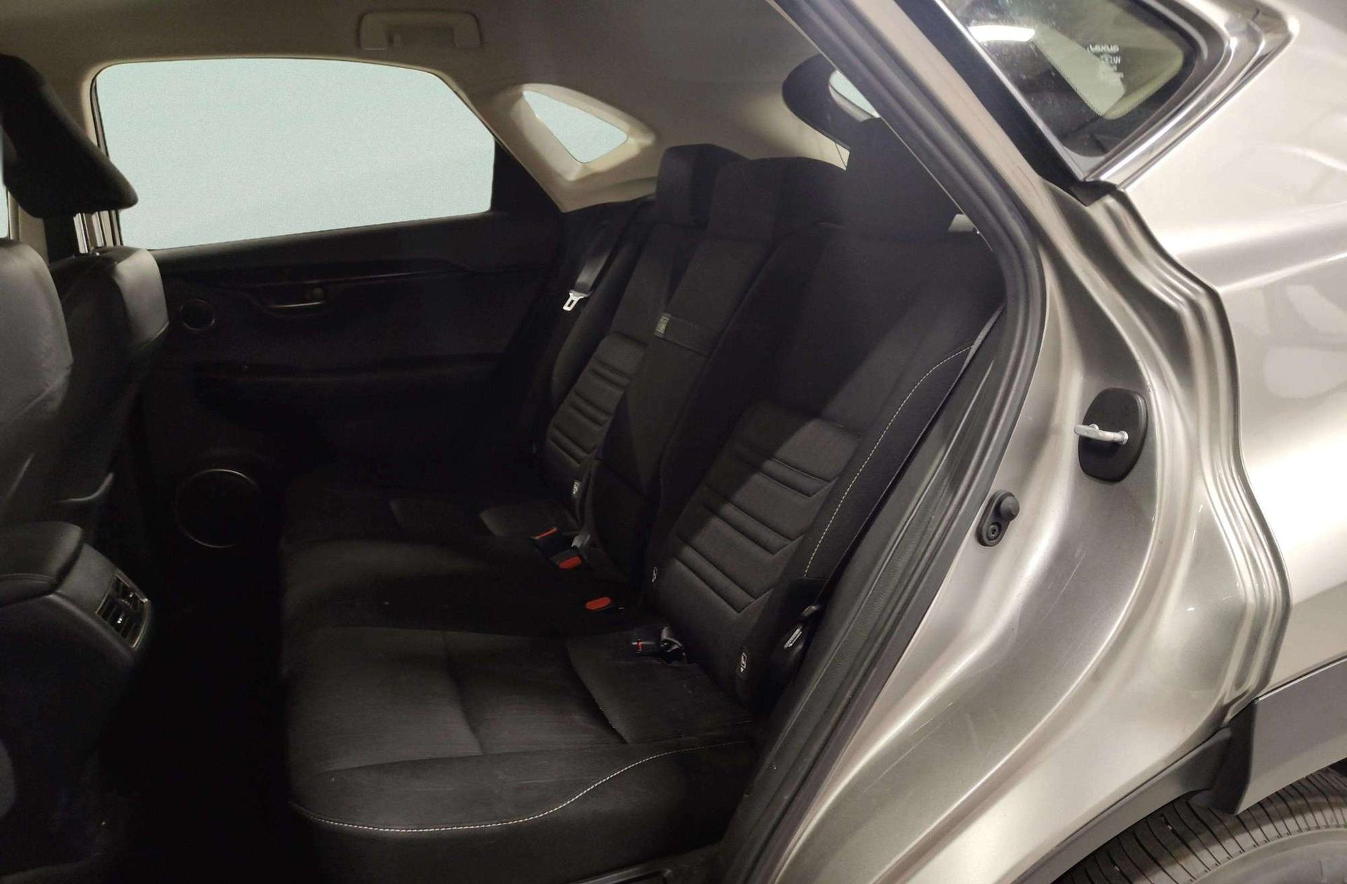 Lexus NX 300h Business Navigation 2WD - foto 11