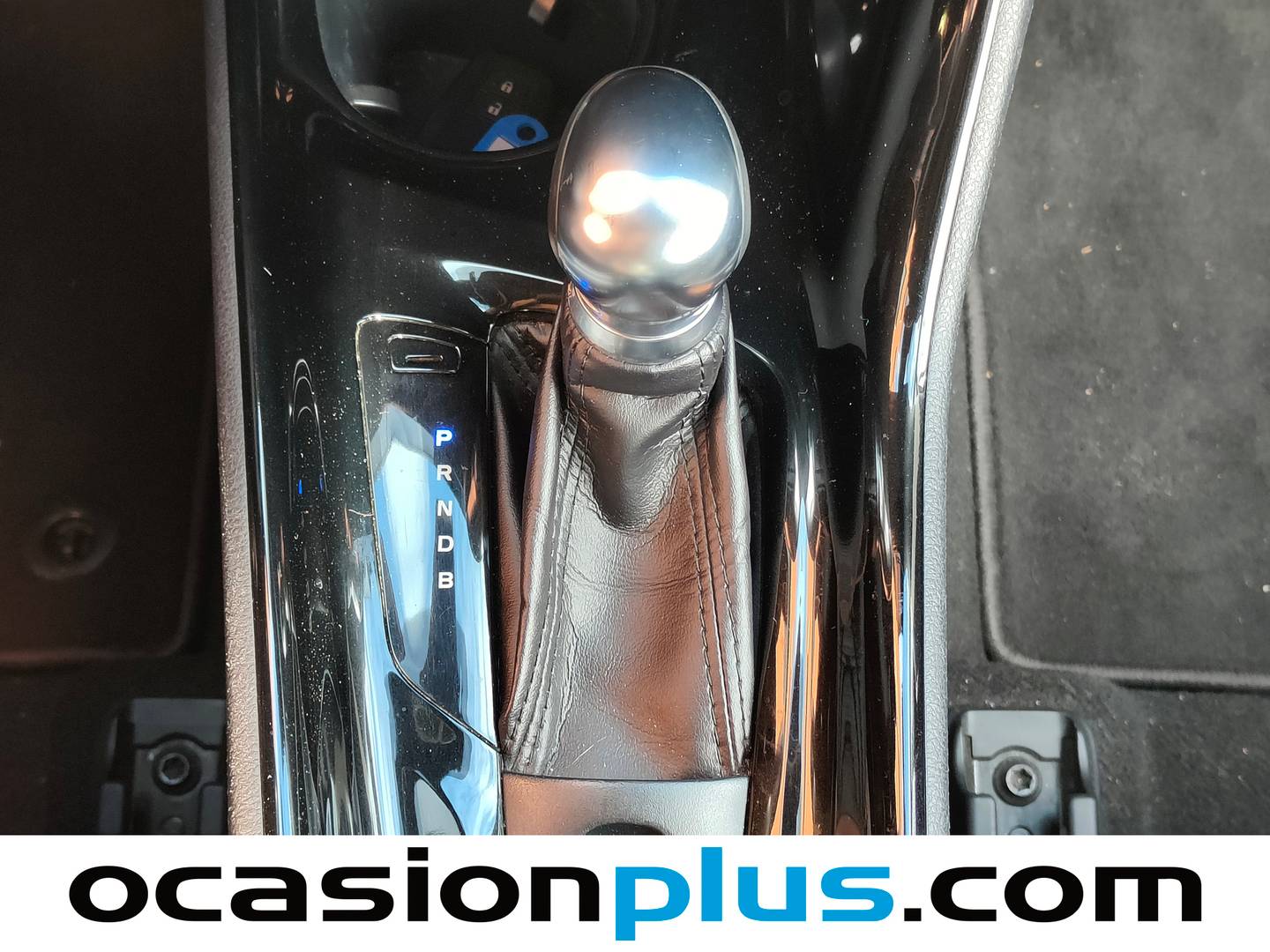 Foto Toyota C-HR Toyota C-HR 1.8 125H Advance (122 CV)