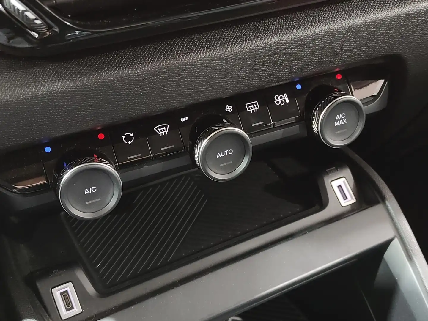 Foto Citroën C4 Citroen C4 PureTech 130 S&S 6v Feel Pack (130 CV)