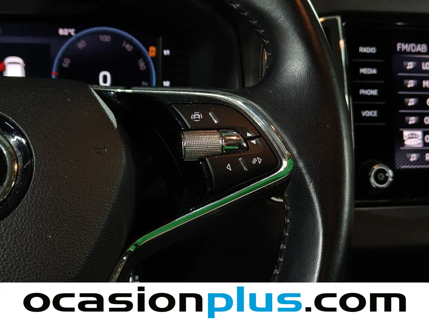 Foto Skoda Karoq Skoda Karoq 2.0 TDI Ambition 4X4 DSG (150 CV)