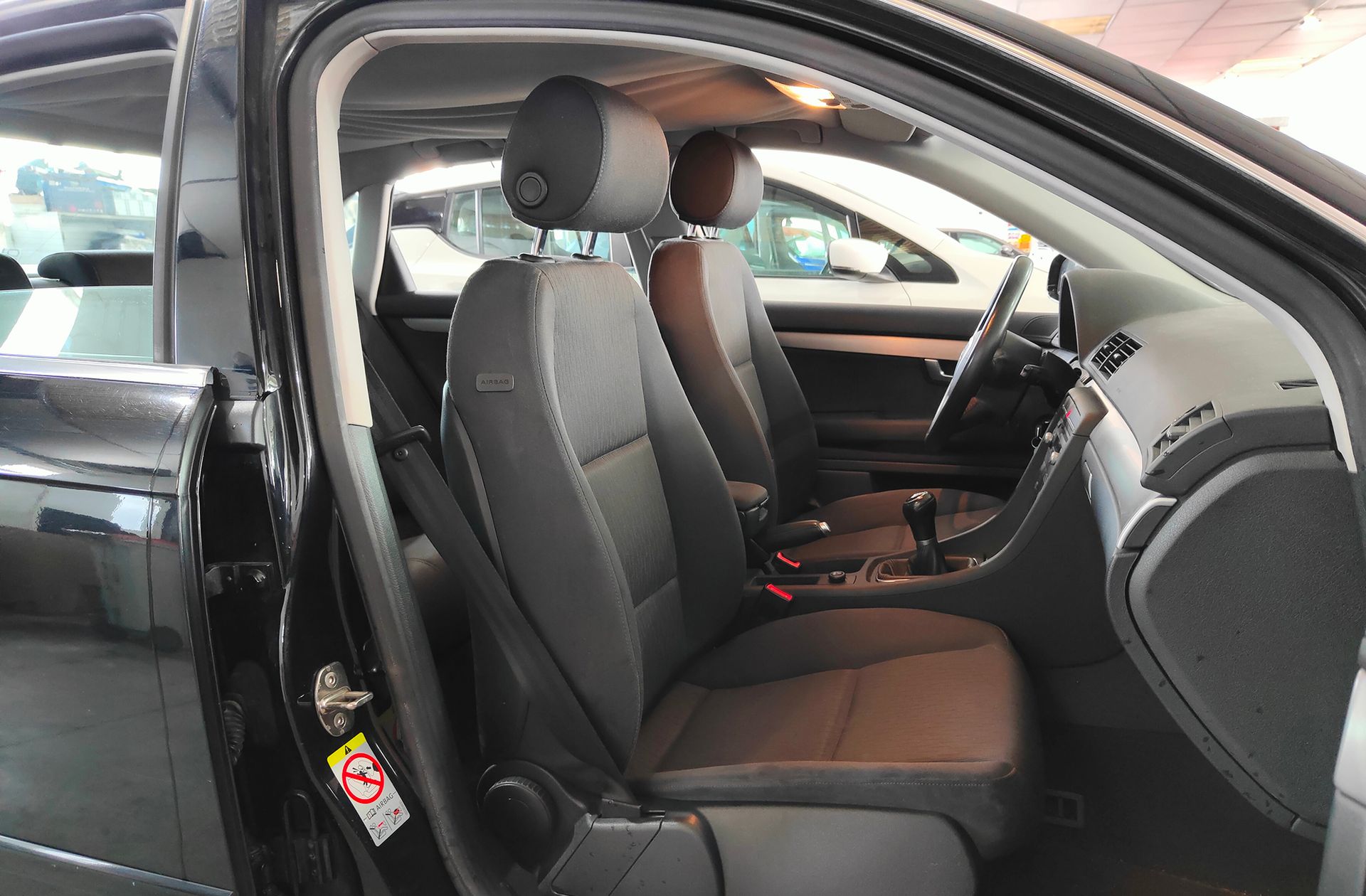 Audi A4 1.9 TDI - foto 14