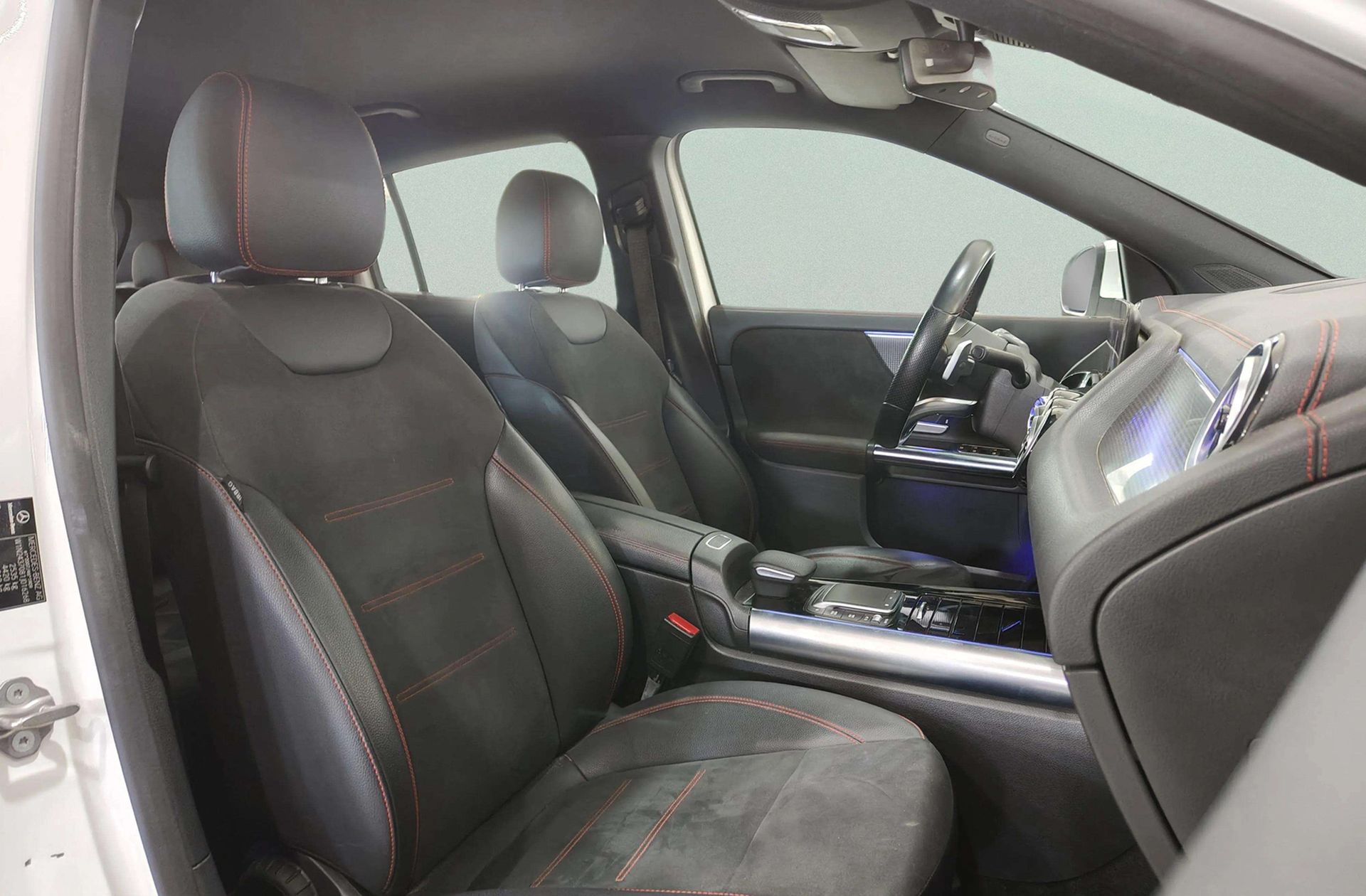 Mercedes-Benz EQA 300 4Matic Pack AMG - foto 21