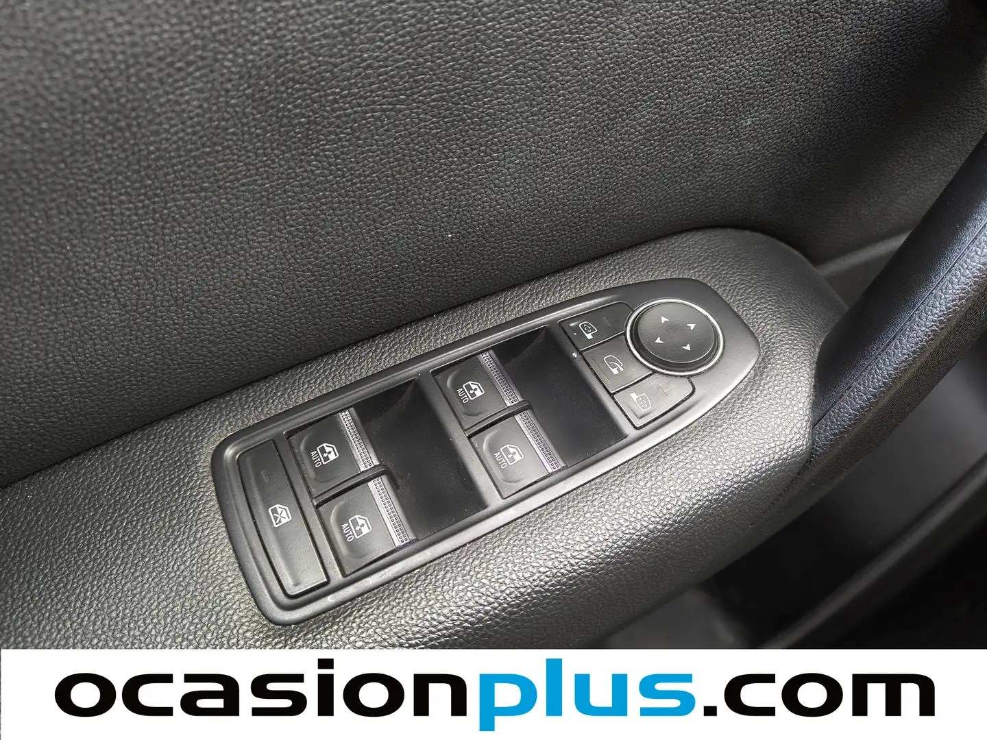 Foto Renault Captur Renault Captur E-TECH PHEV 160 Fast Track (160 CV)