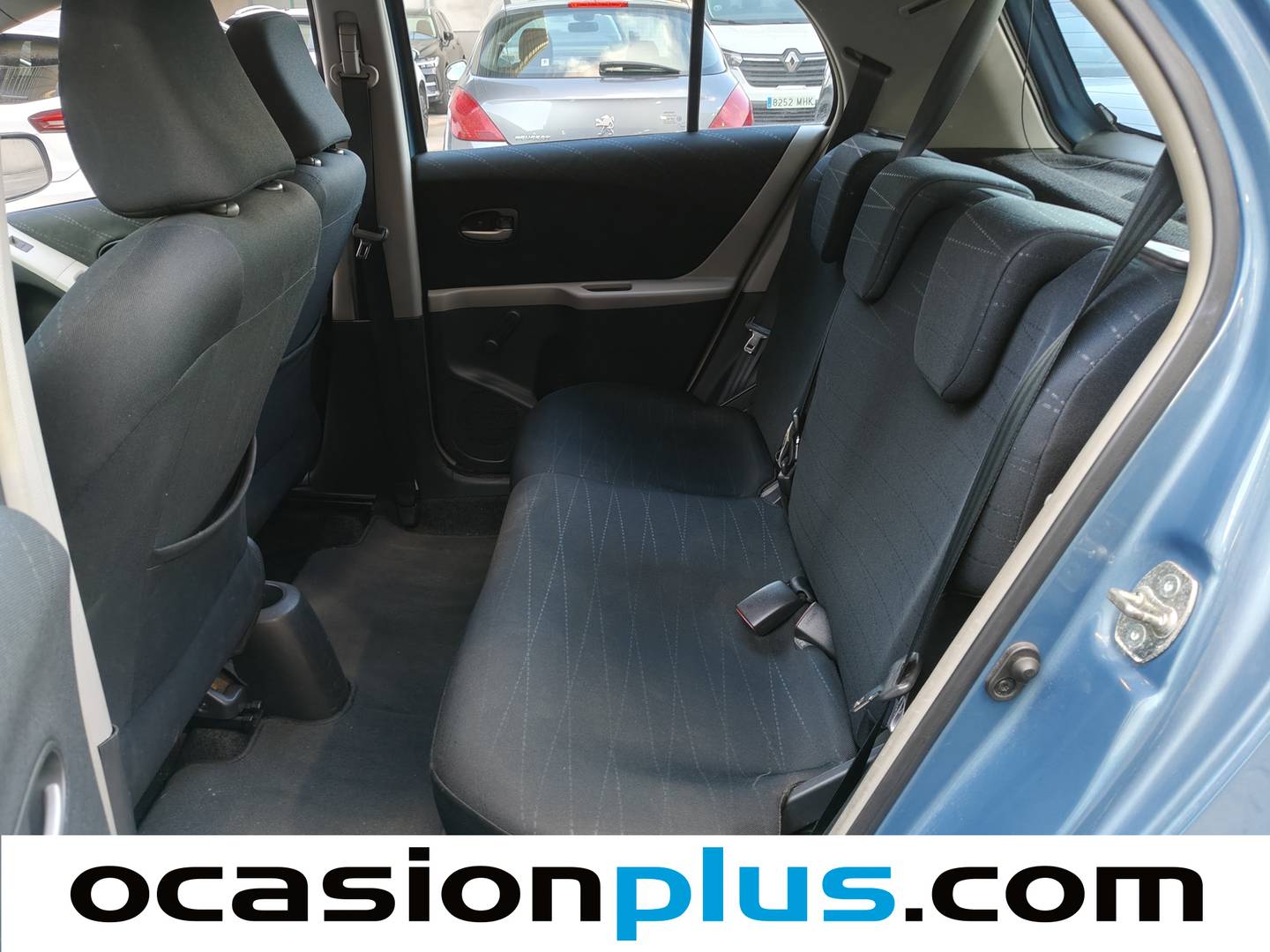 Foto asientos traseros Toyota Yaris Toyota Yaris 1.3 VVT-i Sol (87 CV)