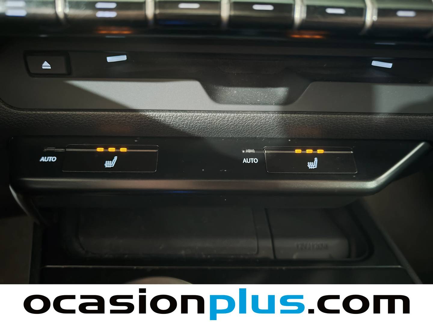 Equipamiento del Lexus UX Lexus UX 250h Style  (184 CV)