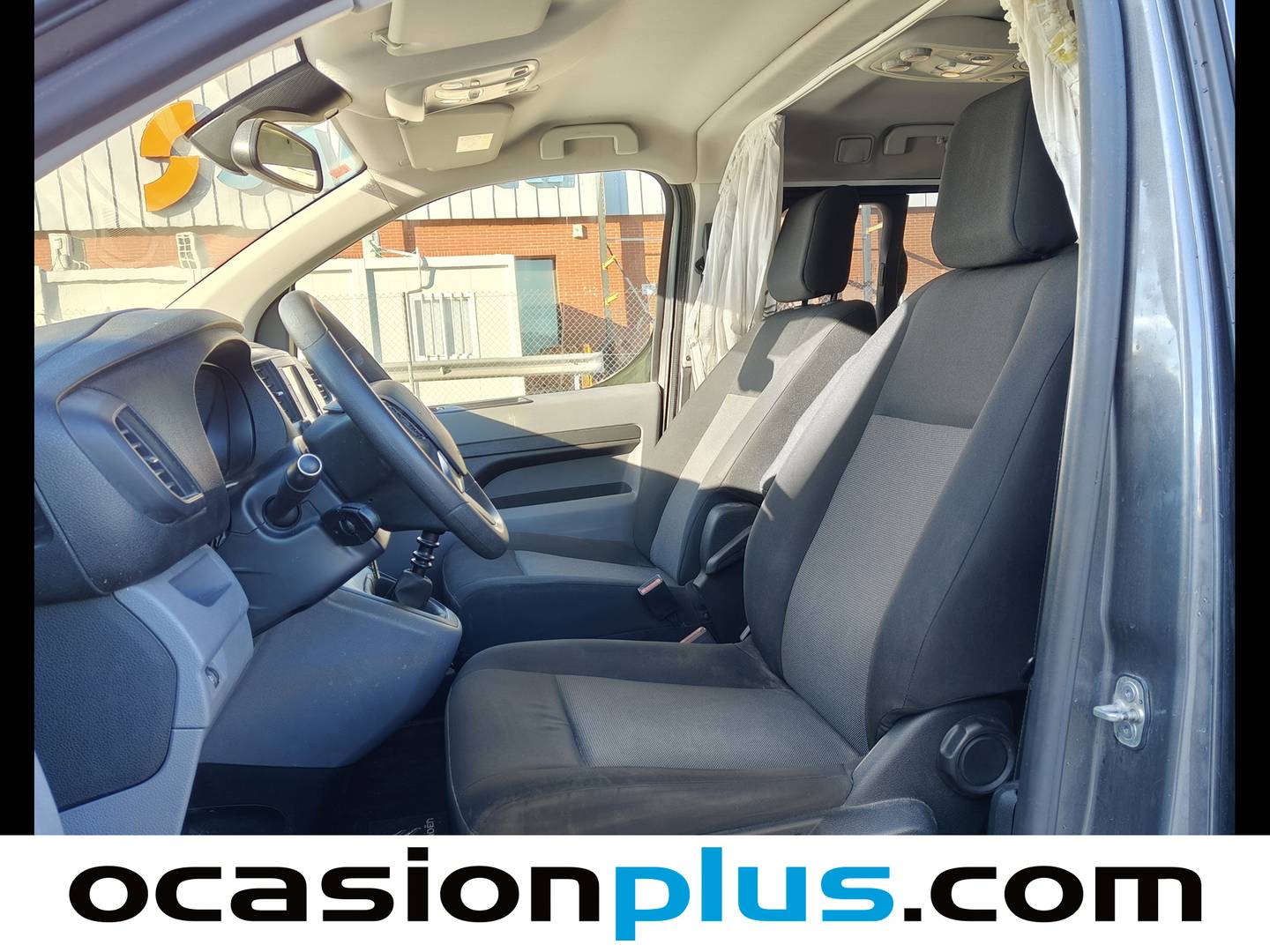 Foto asientos delanteros Citroën Jumpy Citroën Jumpy Combi BlueHDI 150 Talla XL Confort (150 CV) Camperizada 4 Plazas