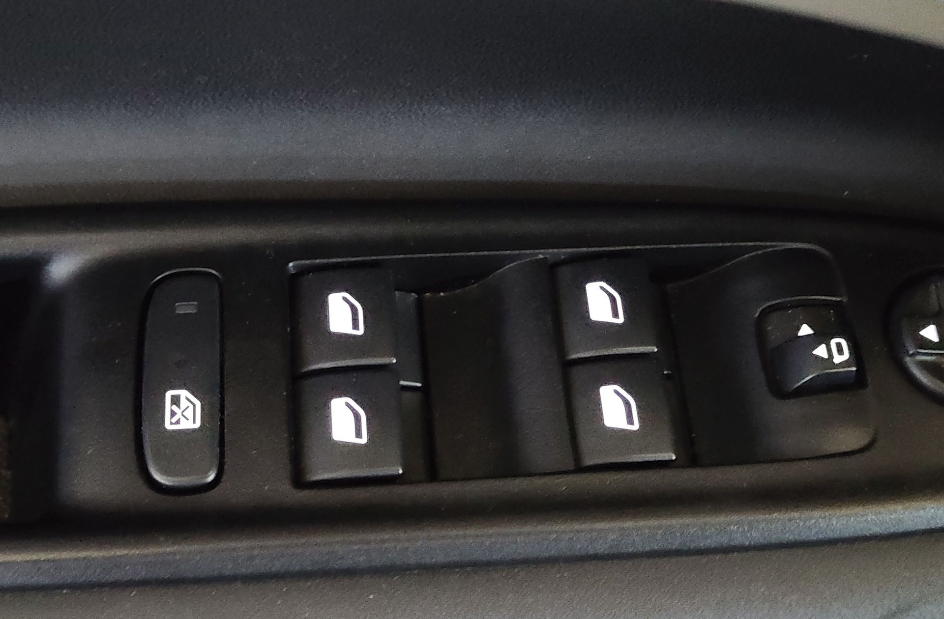 Jeep Avenger 1.2 G Summit - foto 38