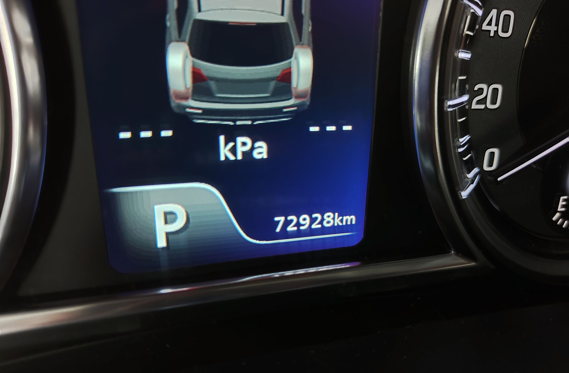 Suzuki Vitara 1.5 Hybrid GLX Strong 4WD - foto 14