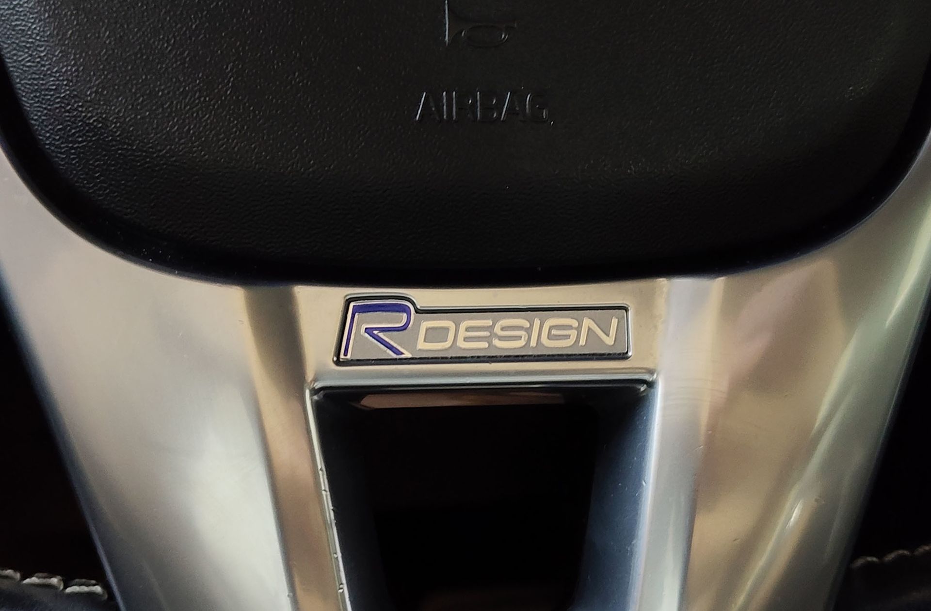 Volvo V40 D3 R-Design Momentum - foto 27