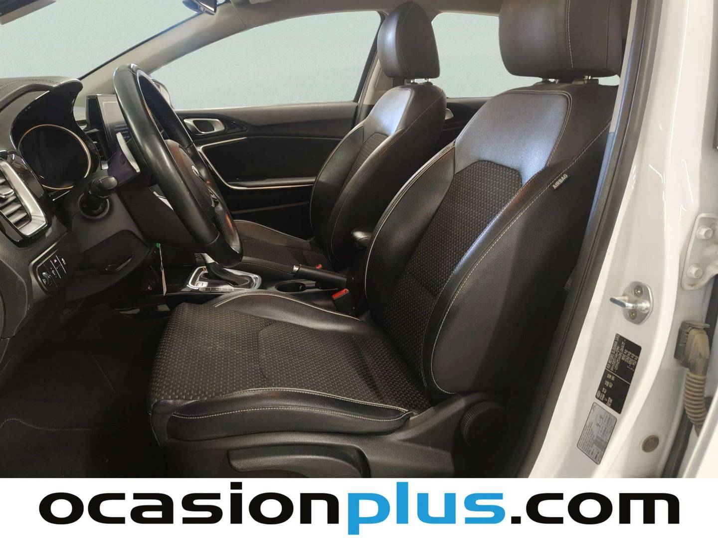 Foto asientos delanteros KIA Ceed KIA Ceed 1.4 T-GDi Tech DCT (140 CV)