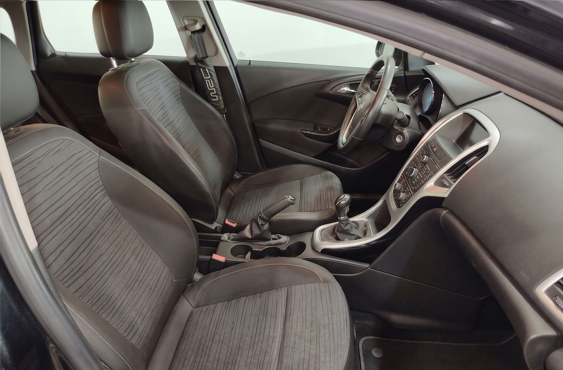 Opel Astra 1.6 Sedan Selective - foto 17