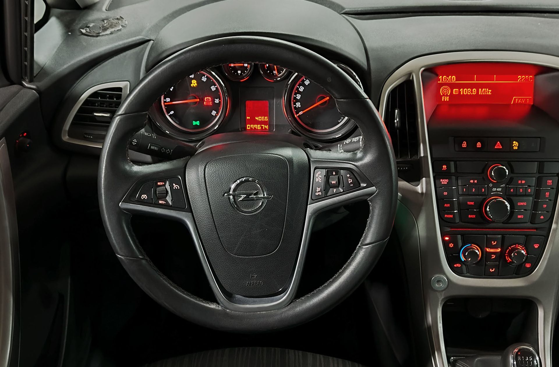 Opel Astra 1.6 Enjoy - foto 17