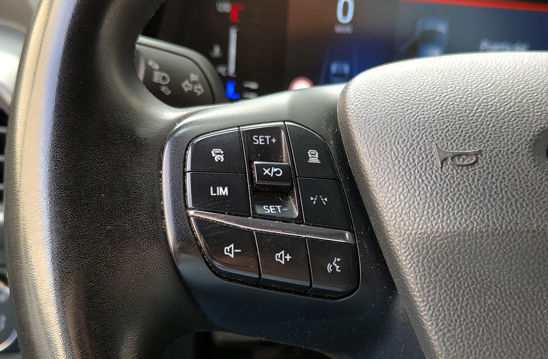 Ford Tourneo Courier 1.0 EcoBoost Trend - foto 26