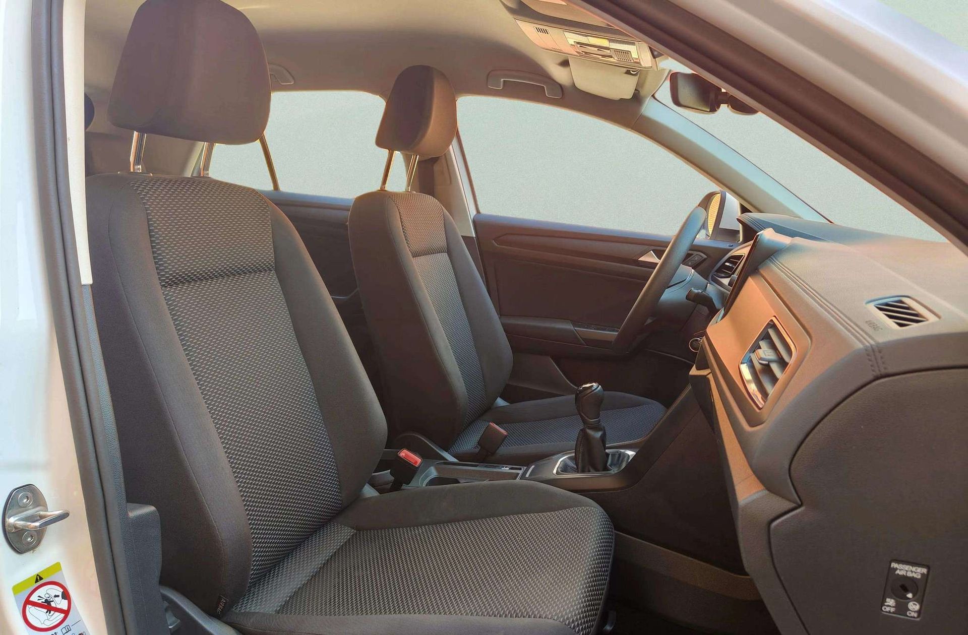 Volkswagen T-Roc 1.0 TSI - foto 17