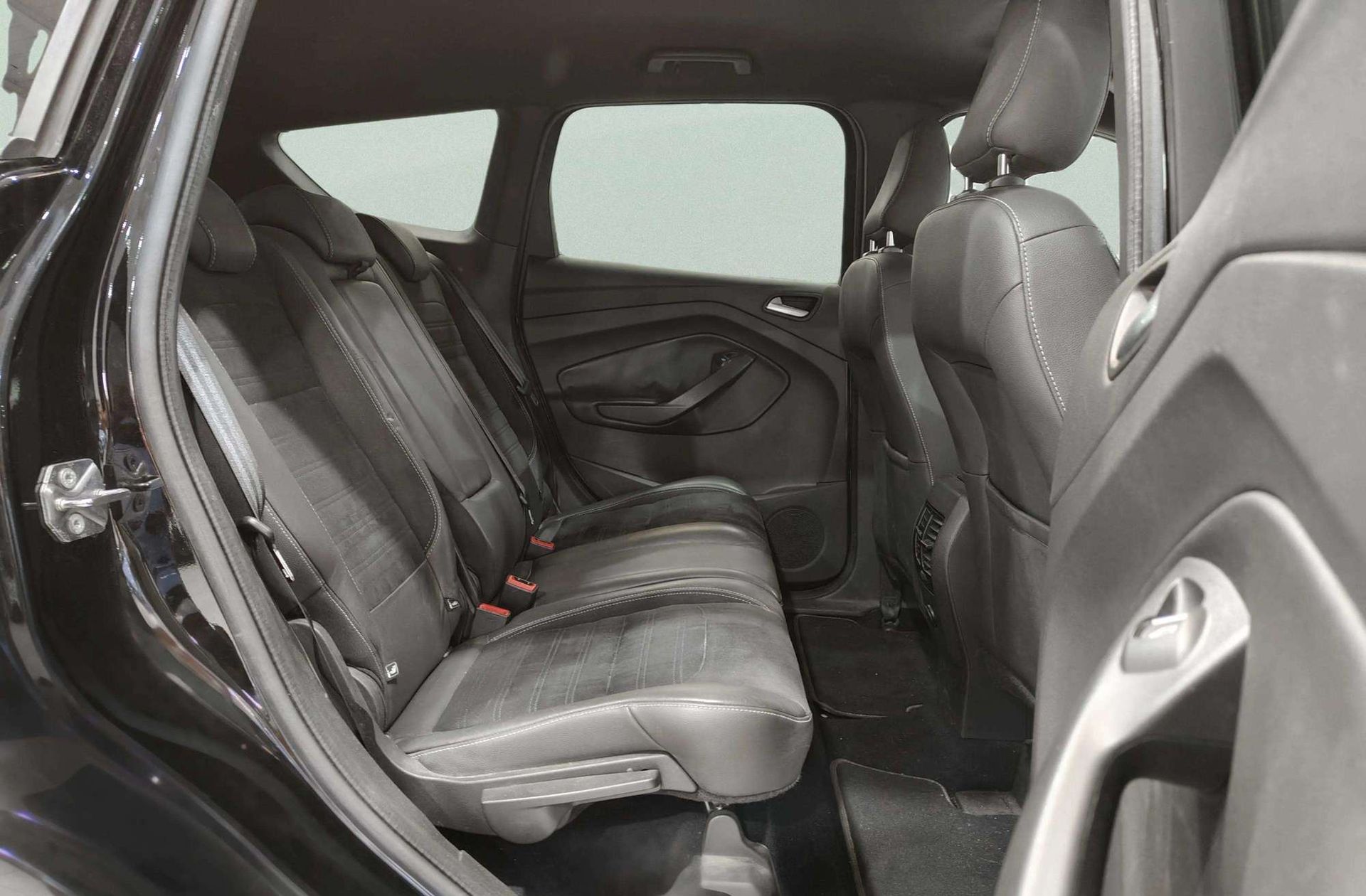 Ford Kuga 1.5 EcoBoost ST-Line 4x2 - foto 22