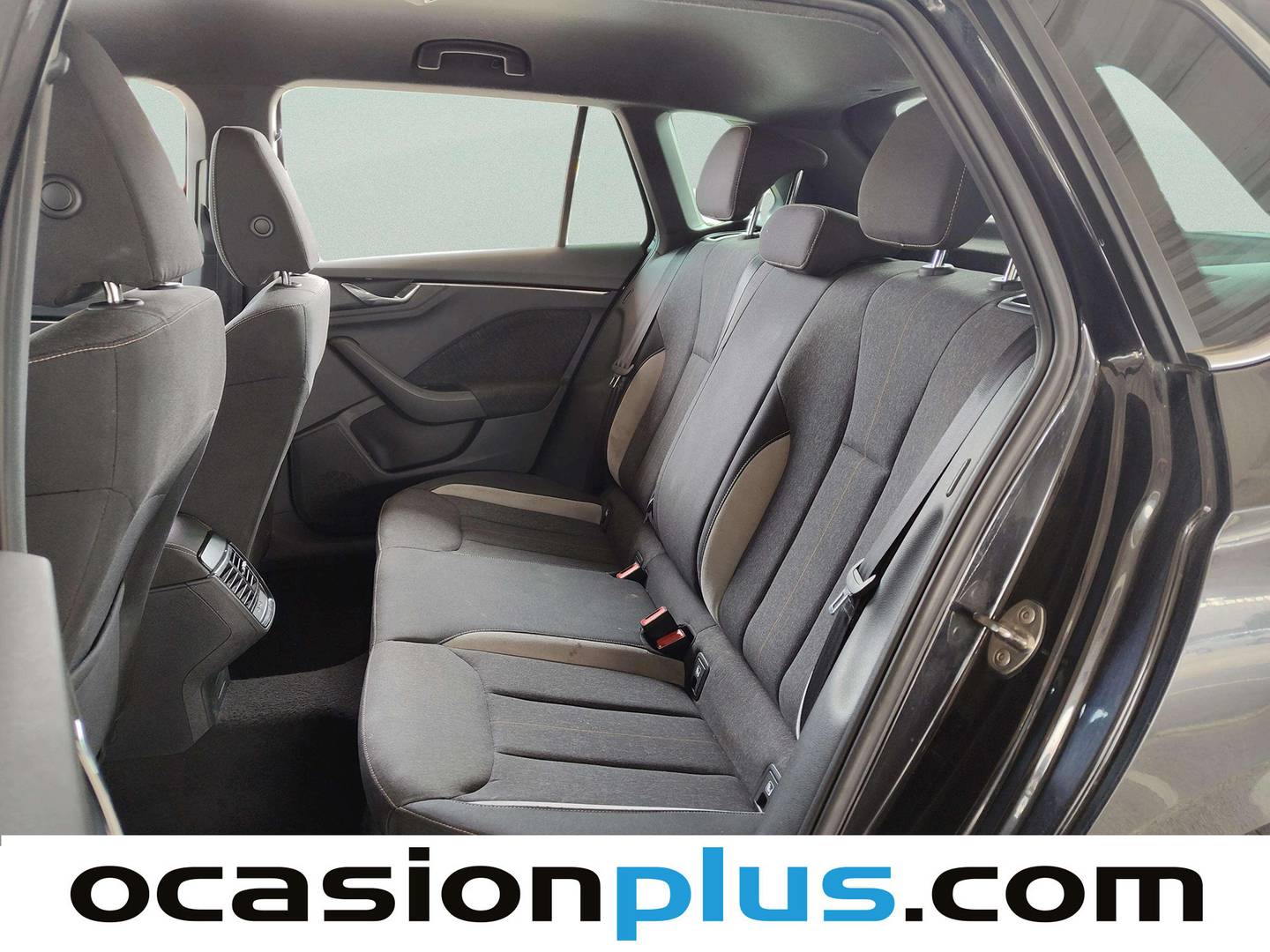 Foto asientos traseros Skoda Kamiq Skoda Kamiq 1.0 TSI Style DSG (110 CV)