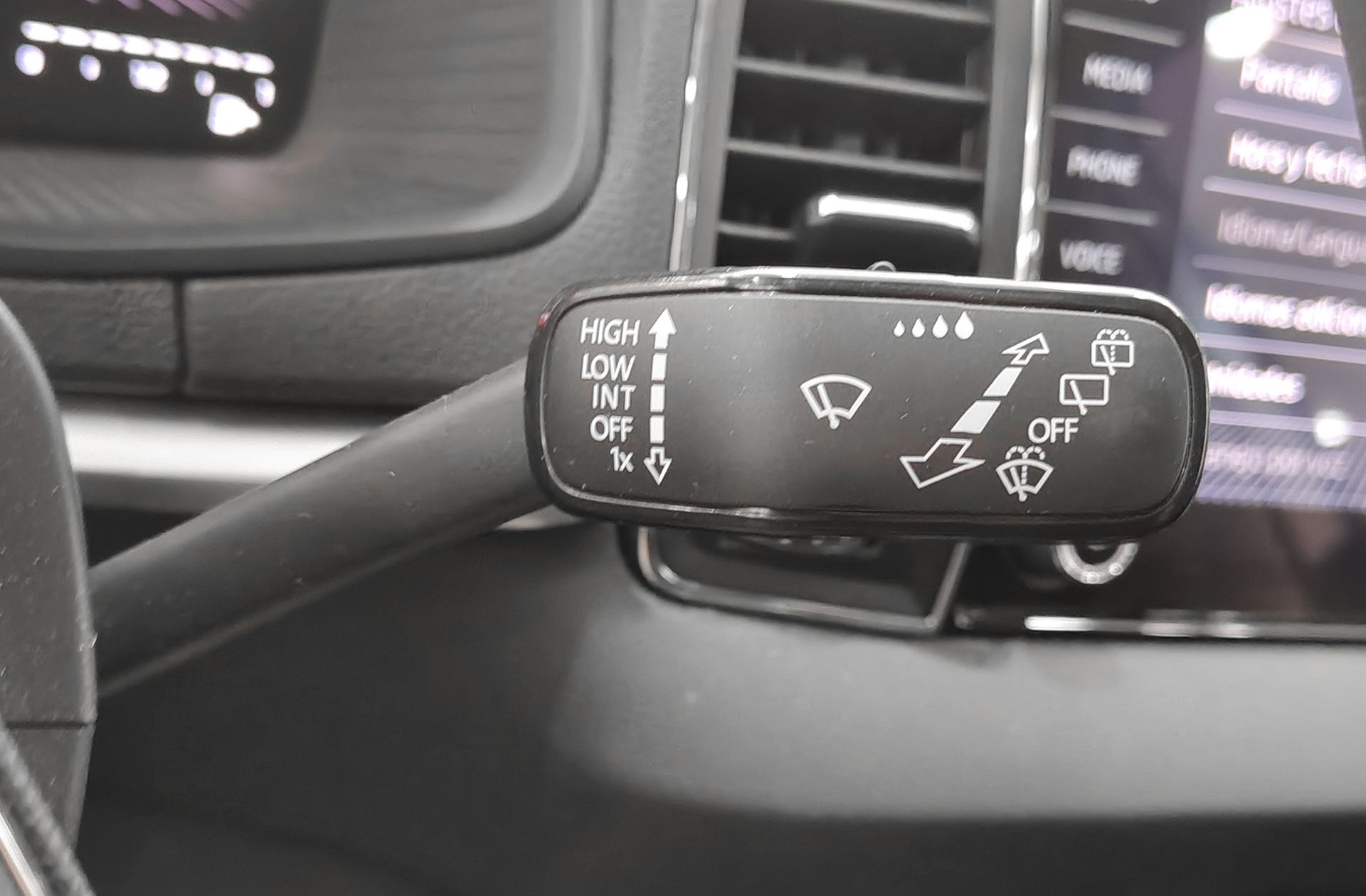 Škoda Karoq 2.0 TDI Selection - foto 27