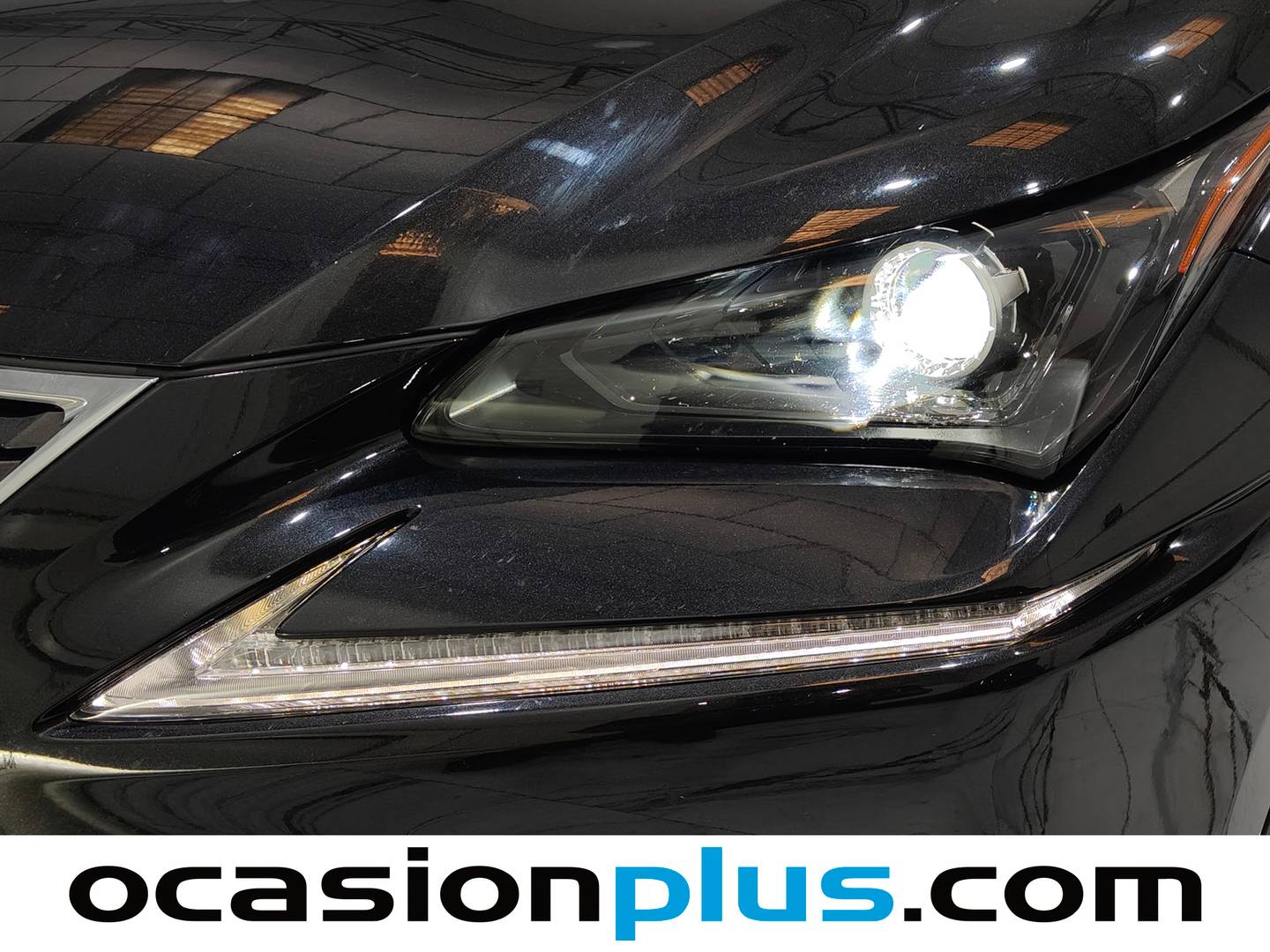 Acabados Lexus NX Lexus NX 300h Executive 4WD (197 CV)