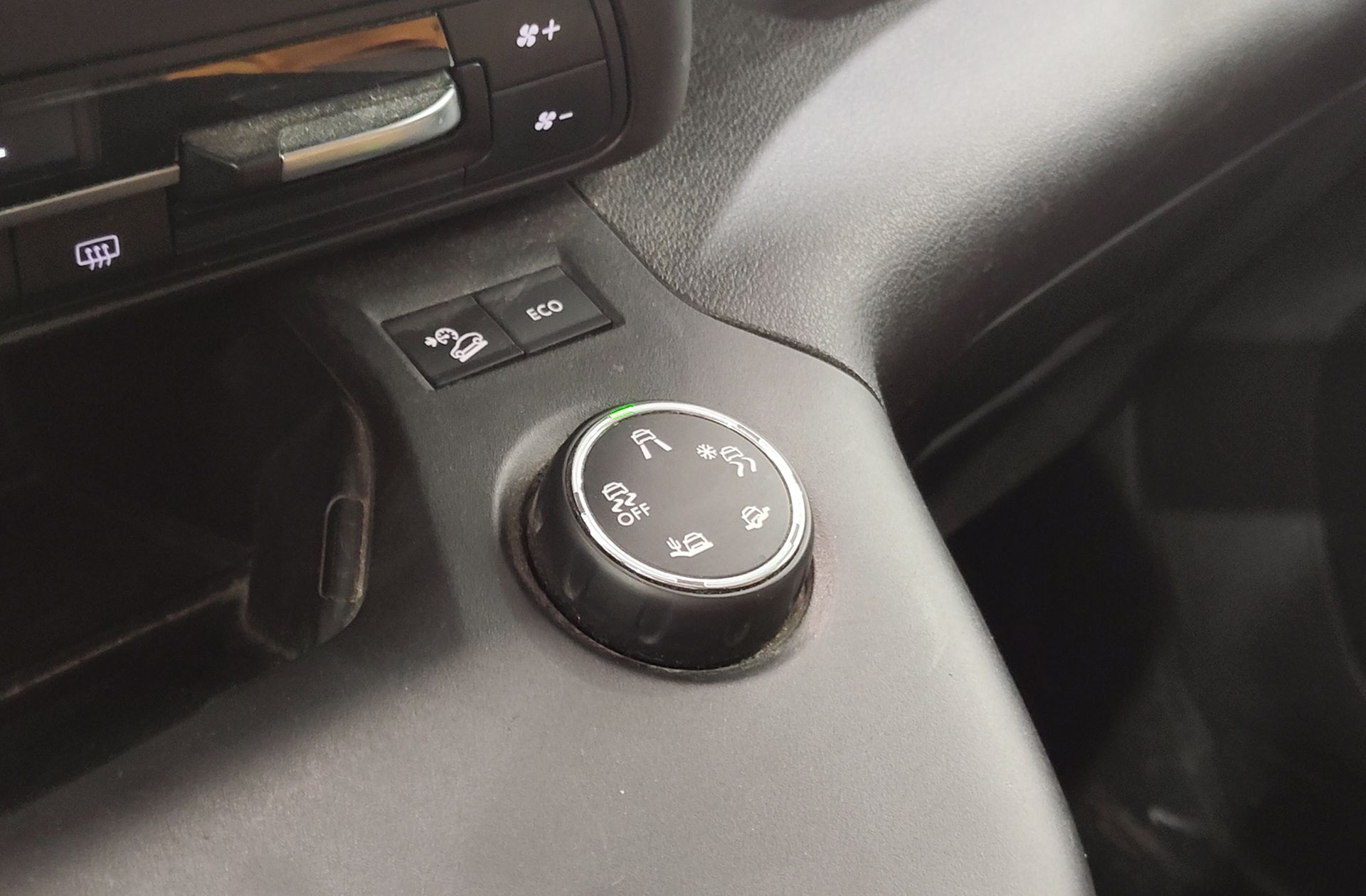 Citroën Berlingo BlueHDi 130 Talla XL Shine EAT8 7 plazas - foto 30
