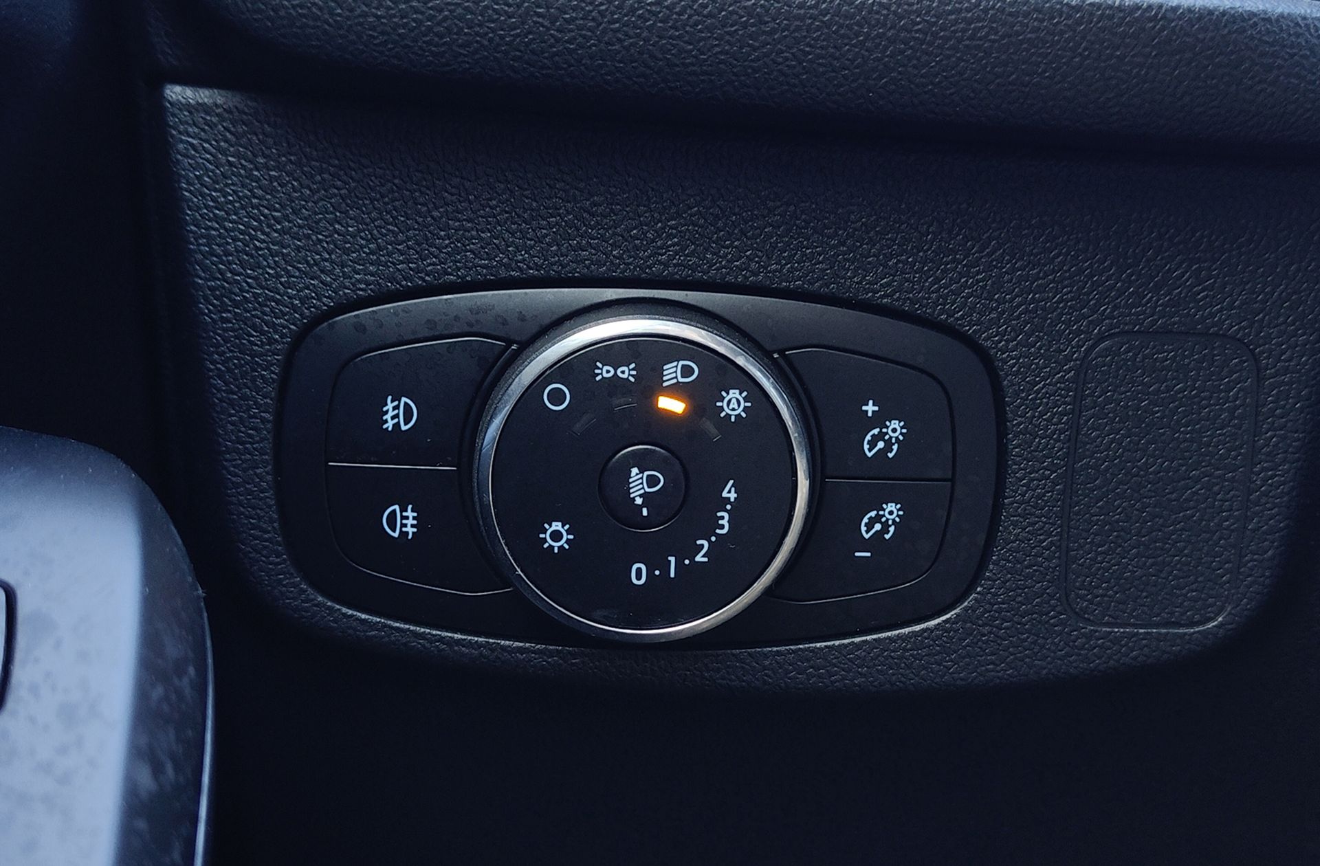 Ford Focus 1.5 EcoBlue Trend+ - foto 11