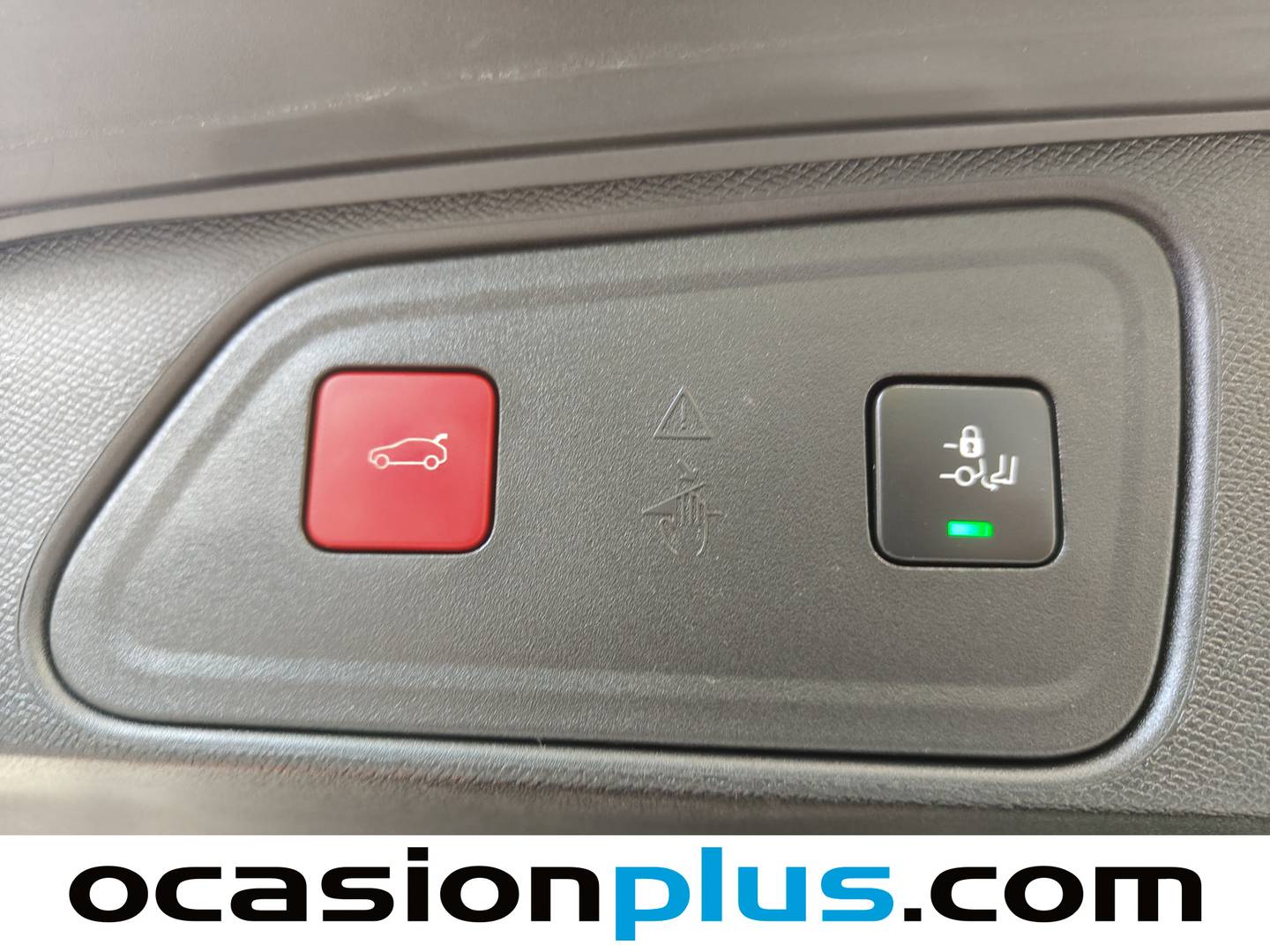 Foto Peugeot 3008 Hybrid Peugeot 3008 GT eDCS6 (145 CV)