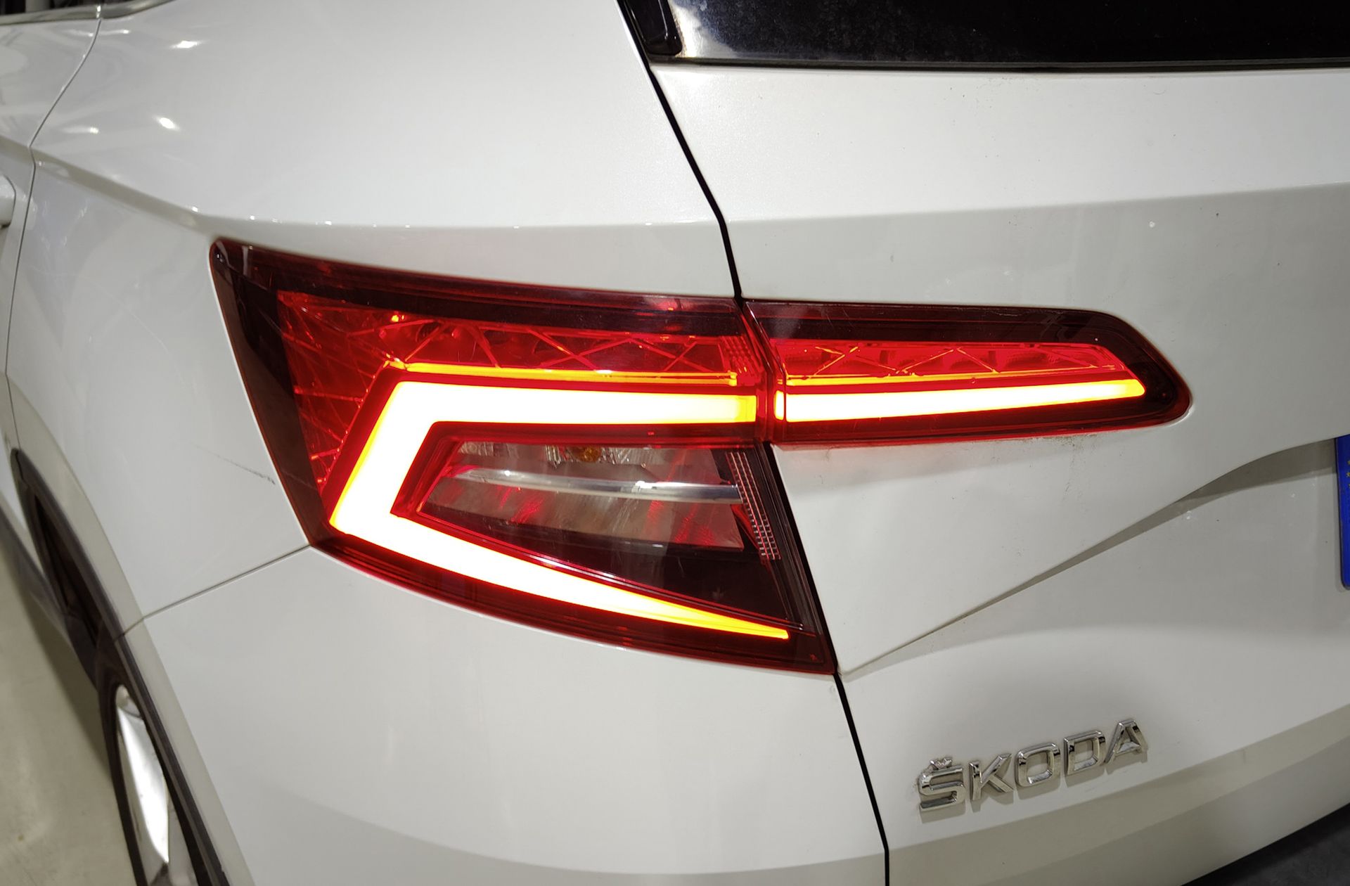 Škoda Karoq 1.0 TSI Ambition DSG - foto 16