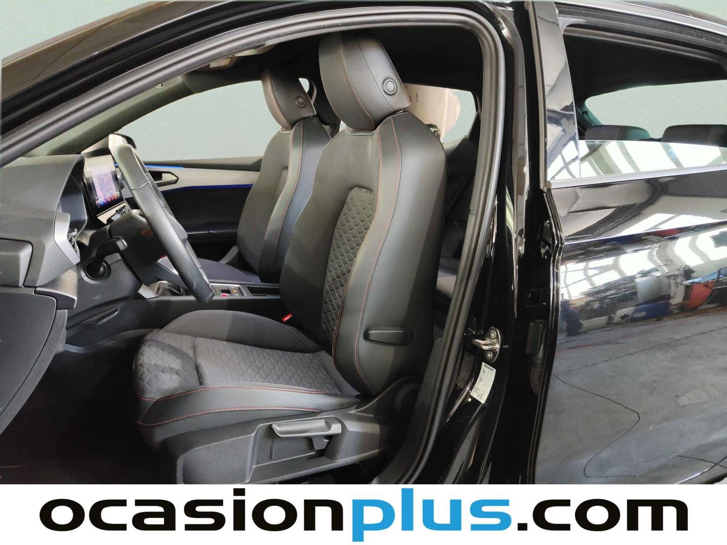 Foto asientos delanteros Seat León Seat León 1.5 TSI S&S FR Go L (150 CV)