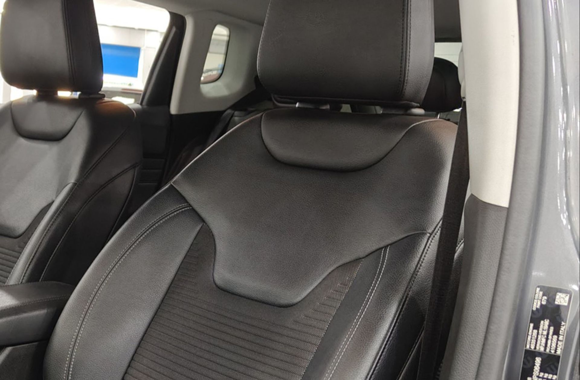 Jeep Compass 1.3 Gse Night Eagle FWD - foto 9