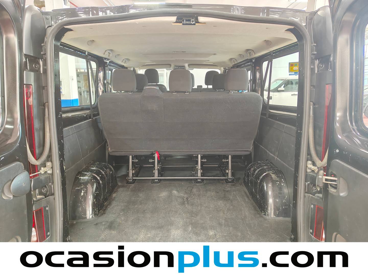 Fotos maletero Nissan Primastar Nissan Primastar 2.0 dCi L2H1 Go (150 CV) 9 Plazas