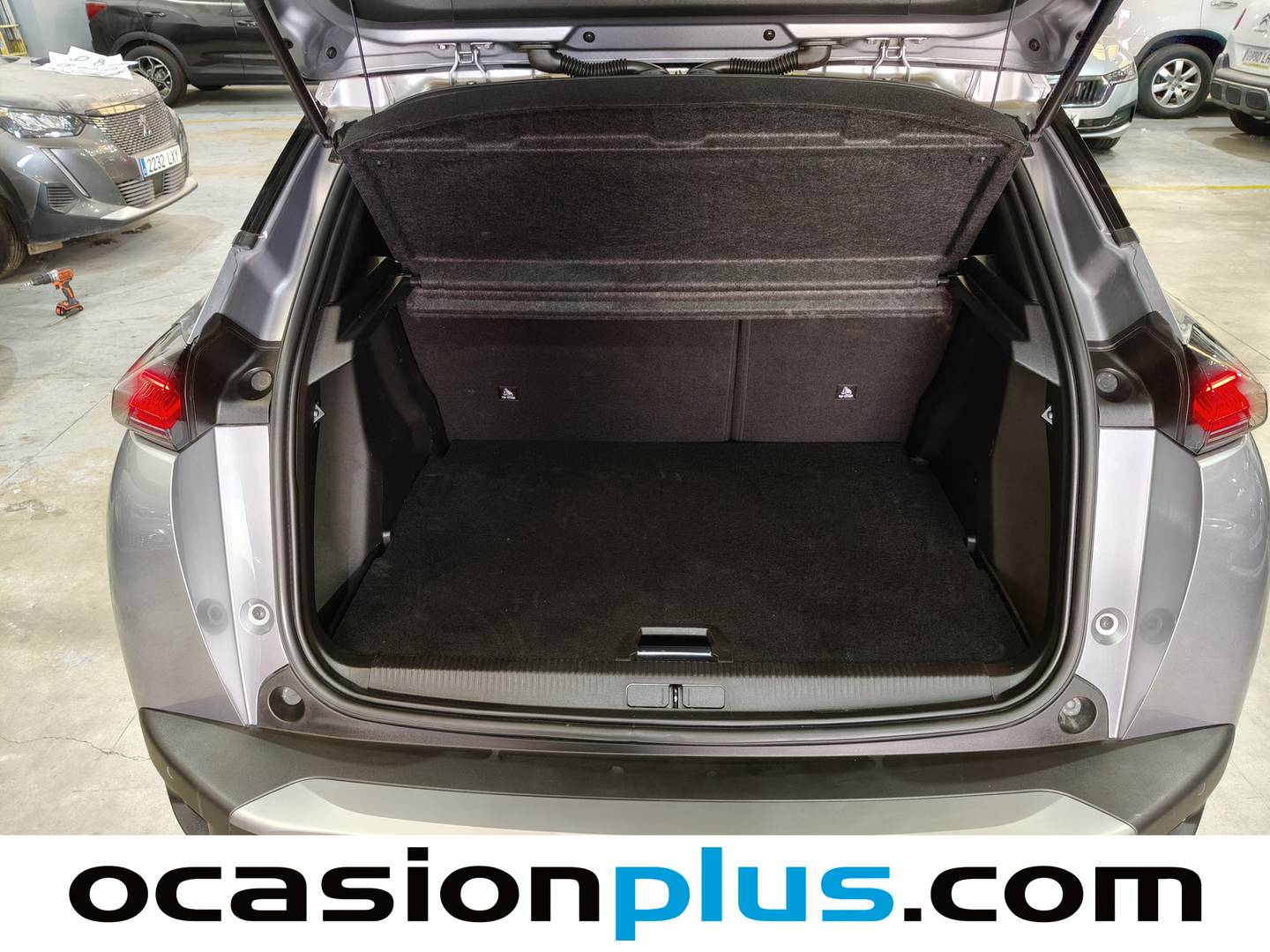 Foto asientos delanteros Peugeot 2008 Peugeot 2008 Allure Hybrid eDCS6 107 kW (145 CV)