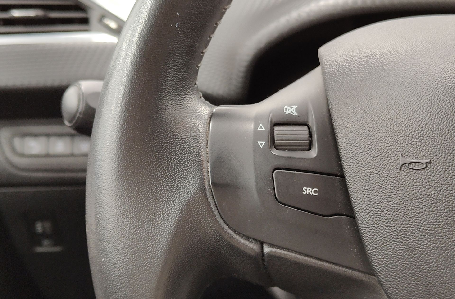 Peugeot 2008 PureTech 110 Style EAT6 - foto 25