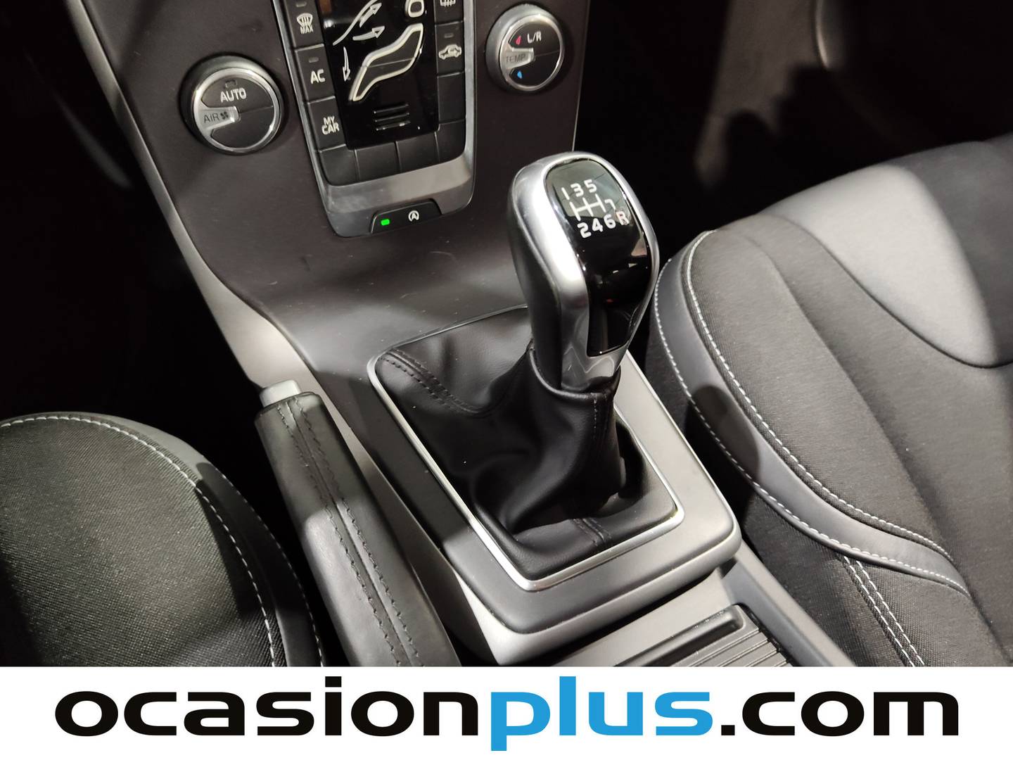 Foto Volvo V40 Volvo V40 D2 Momentum (120 CV)