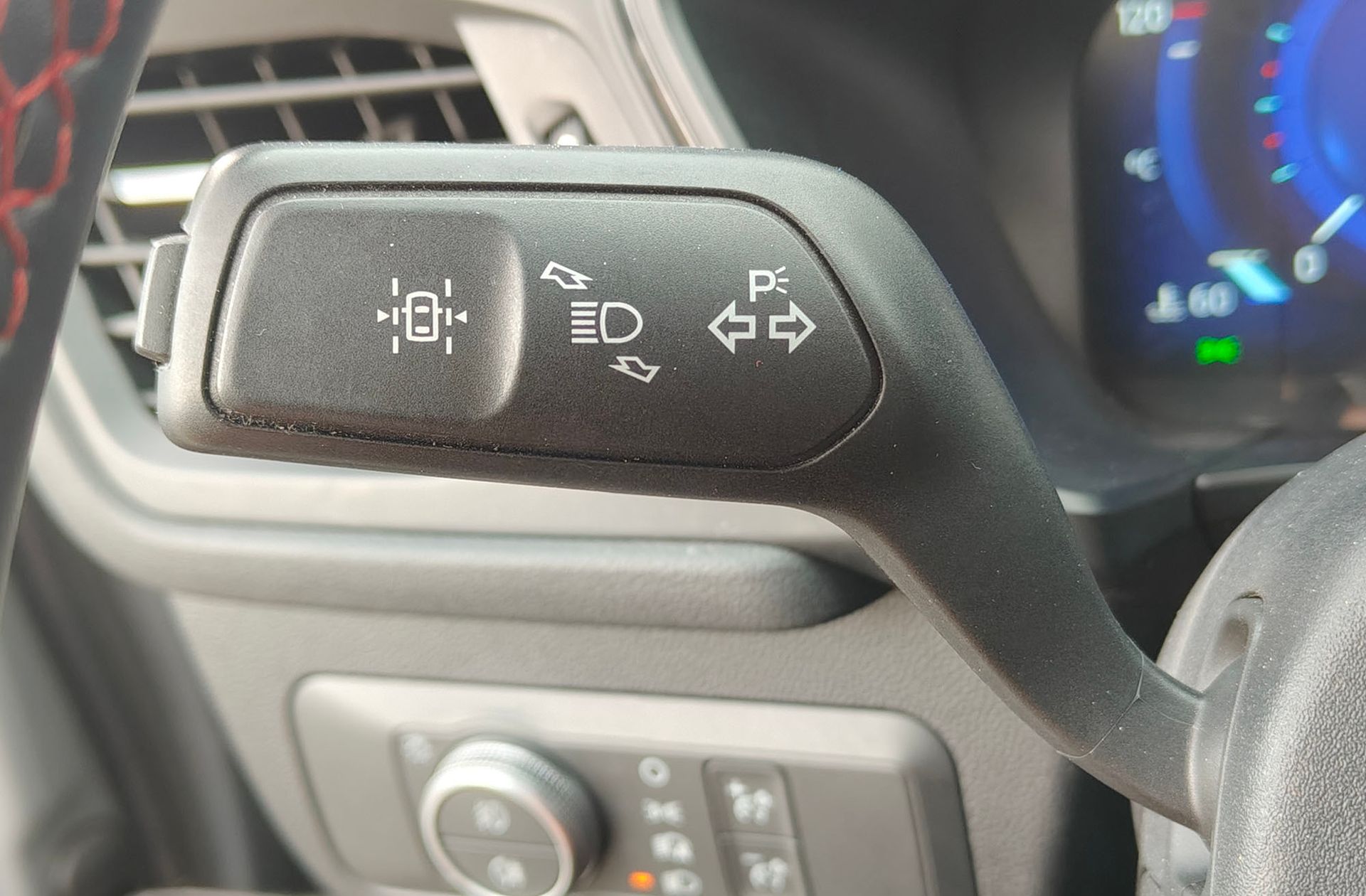 Ford Kuga 1.5 EcoBlue ST-Line - foto 27
