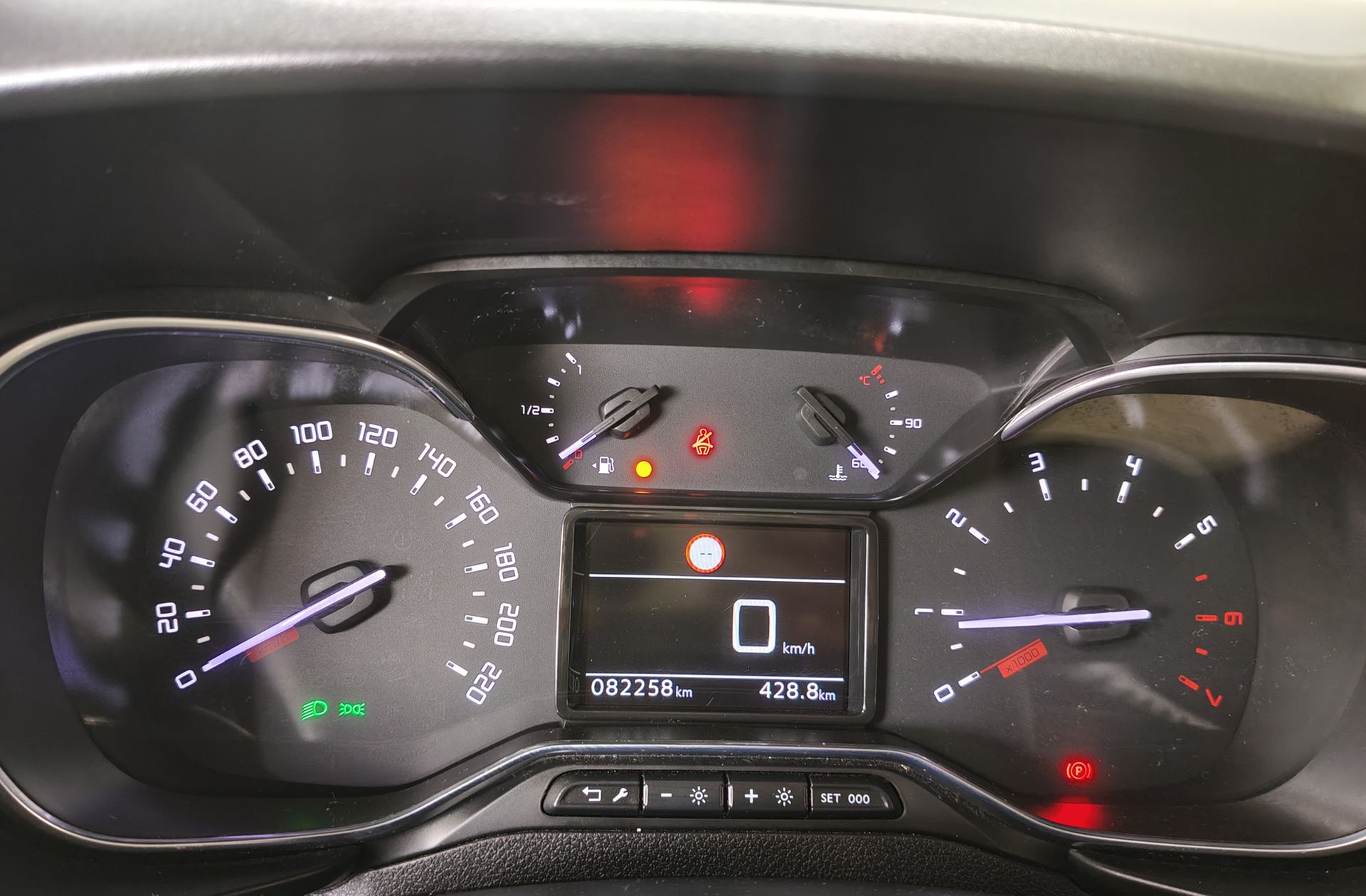 Citroën Berlingo BlueHDi 100 Talla M Shine - foto 21