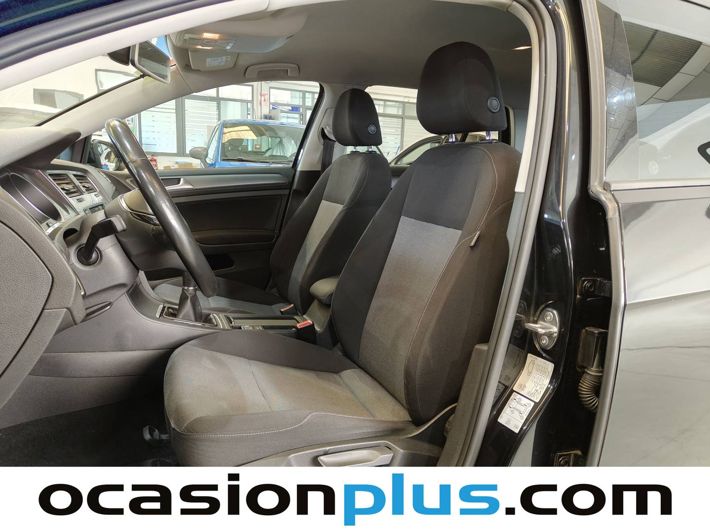 Foto asientos delanteros Volkswagen Golf Volkswagen Golf Business 1.6 TDI CR BMT (110 CV)