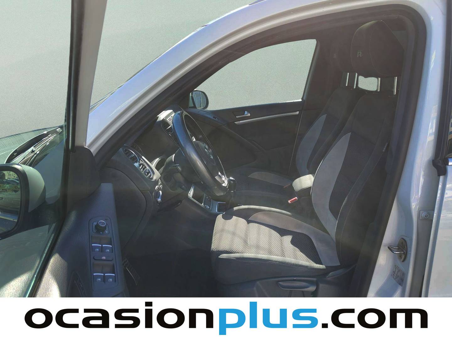 Foto asientos delanteros Volkswagen Tiguan Volkswagen Tiguan R-Line 2.0 TDI BMT 4x2 (150 CV)