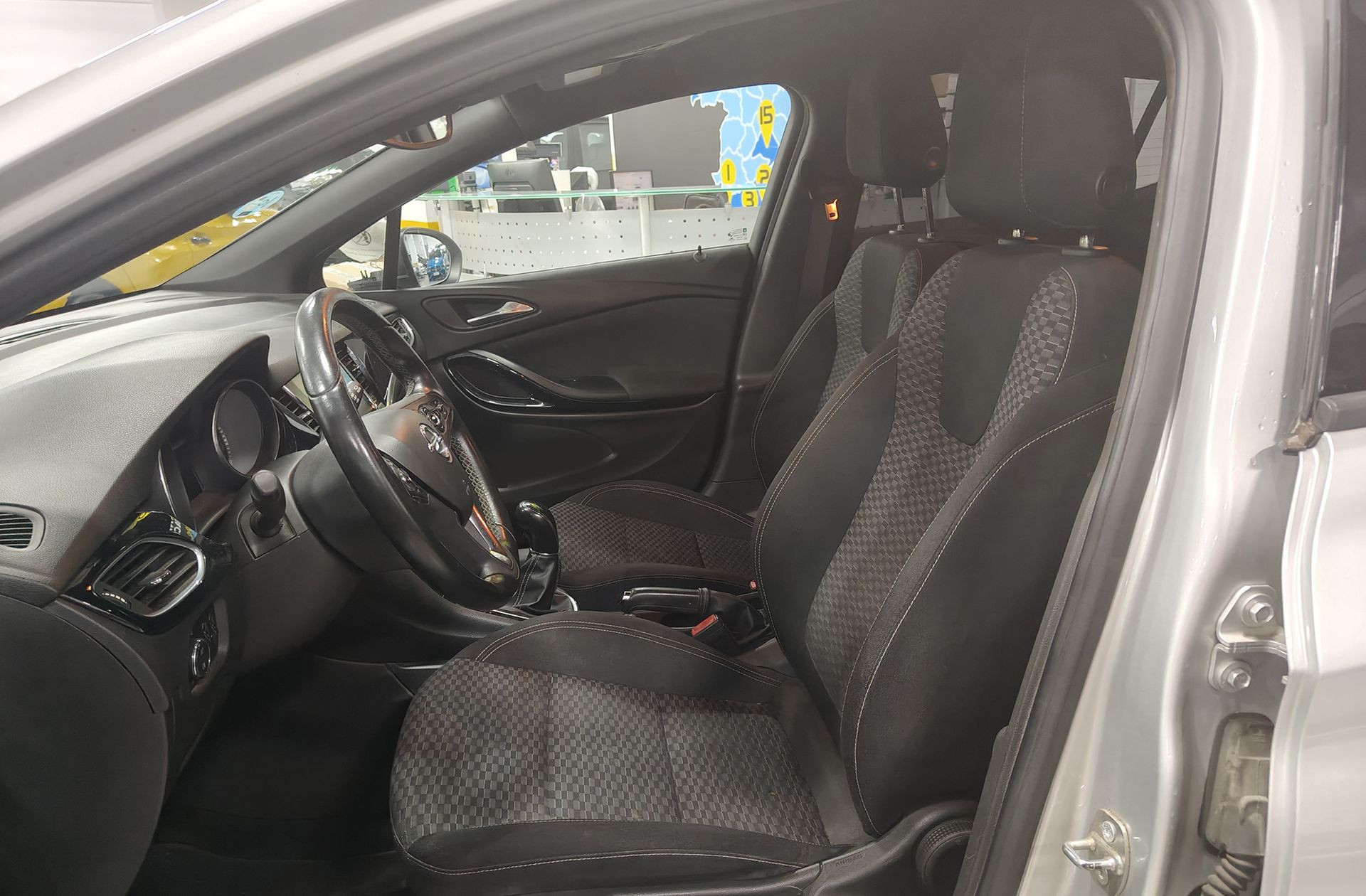 Opel Astra 1.6 CDTi Dynamic - foto 8