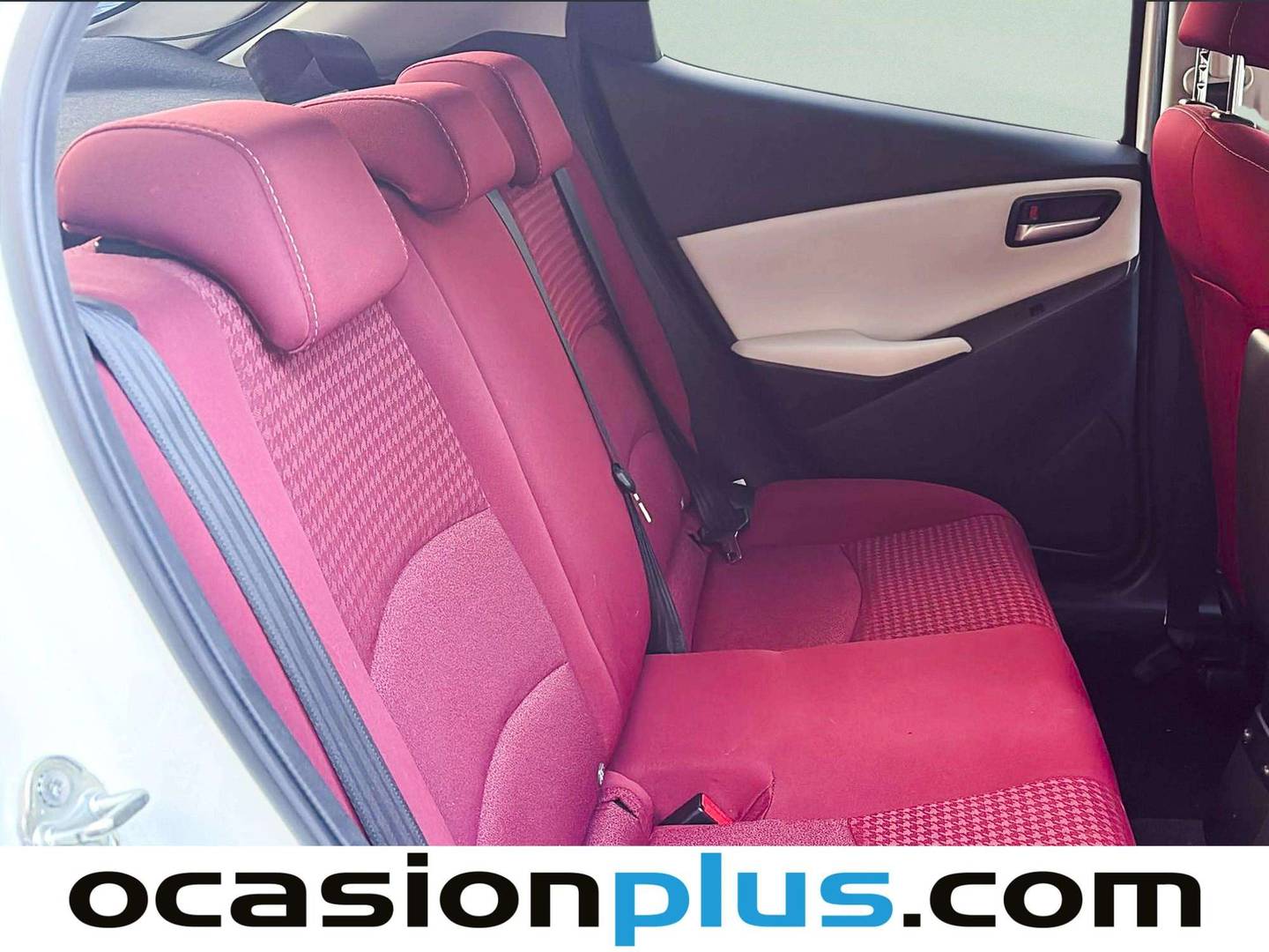 Foto Mazda Mazda2 Mazda Mazda 2 1.5 GE Sport Red Edition  (90 CV)