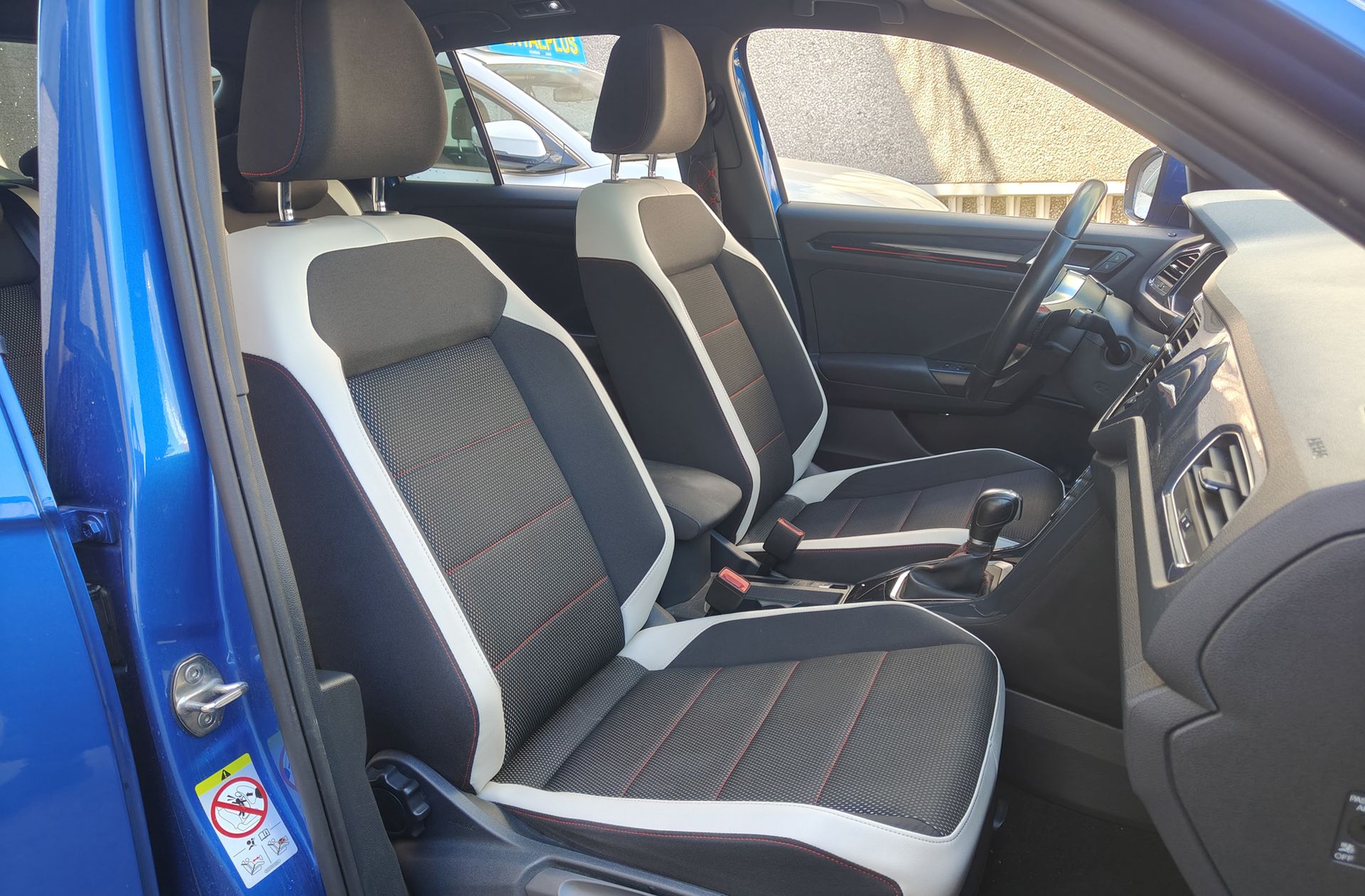 Volkswagen T-Roc Sport 1.5 TSI DSG - foto 19