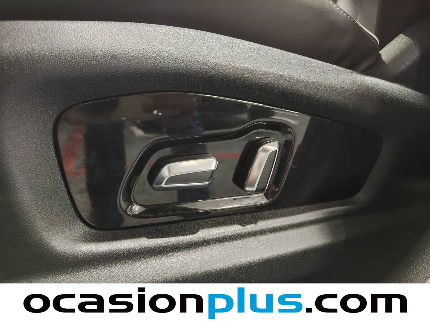 Extras y acabados del EBRO S700 EBRO S700 1.6 TGDI Luxury 7 DCT (147 CV)
