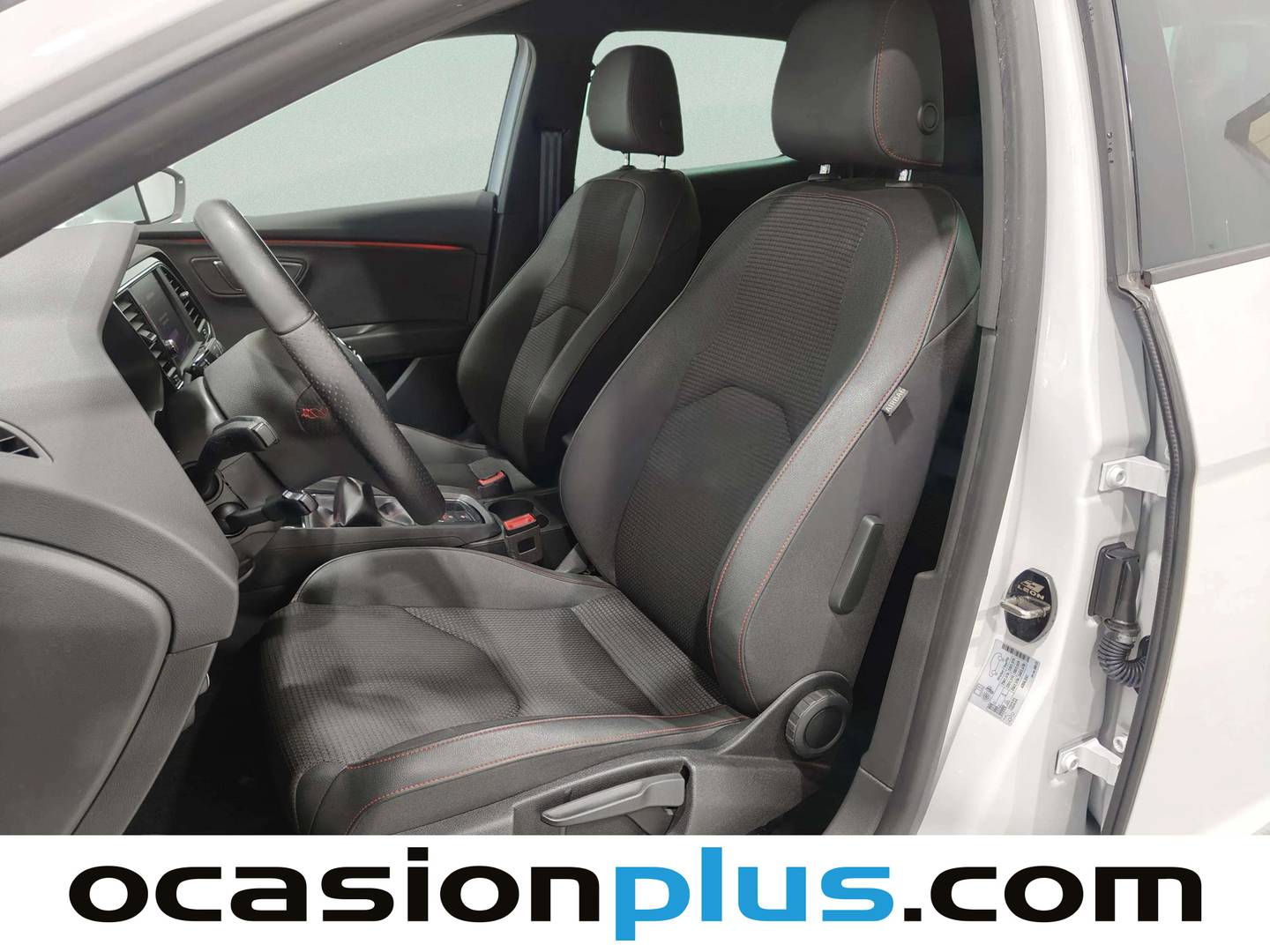 Foto asientos delanteros Seat León Seat León 1.5 TSI S&S FR Fast Edition Plus (150 CV)