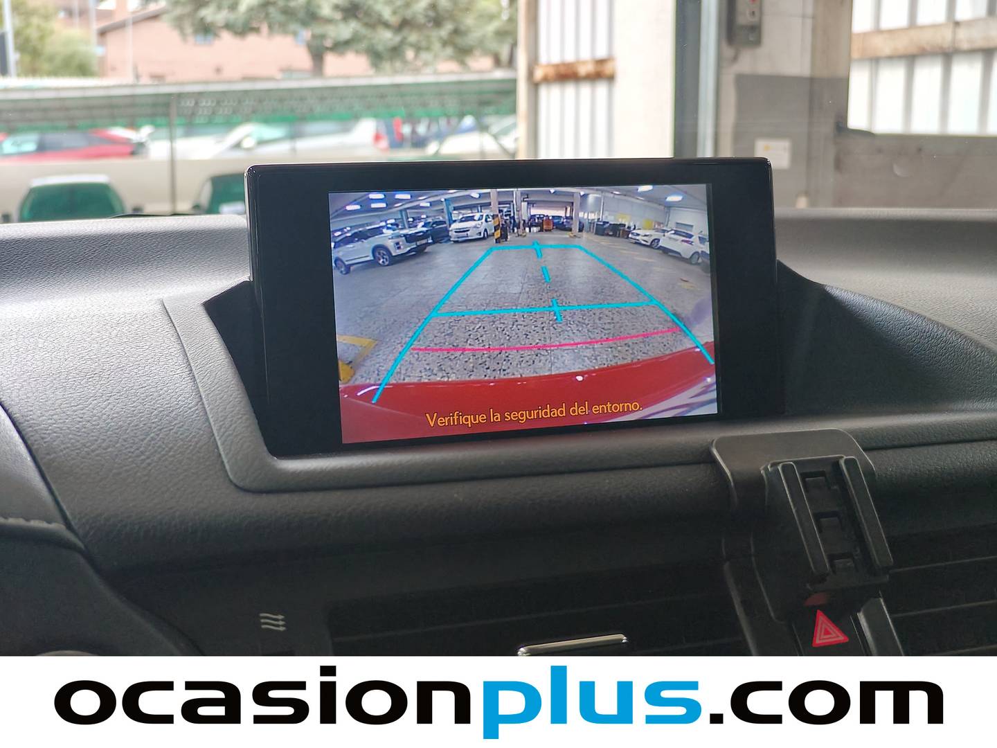 Extras y acabados del Lexus CT Lexus CT 200h Executive + Navibox (136 CV)