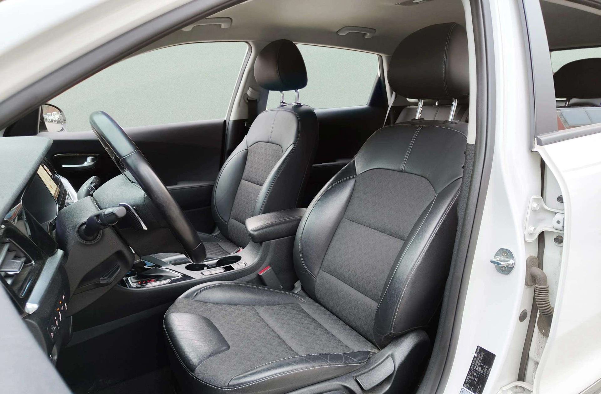 Kia Niro 1.6 GDi PHEV Híbrido Emotion - foto 12