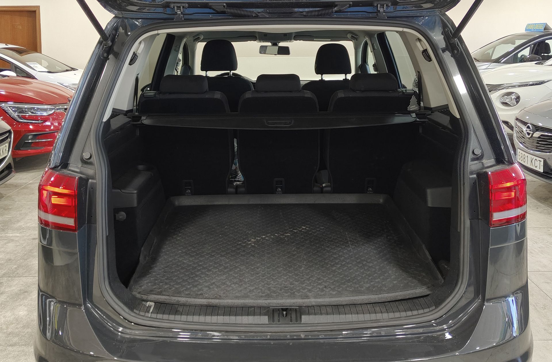 Volkswagen Touran 1.2 TSI Edition BMT 7 plazas - foto 17