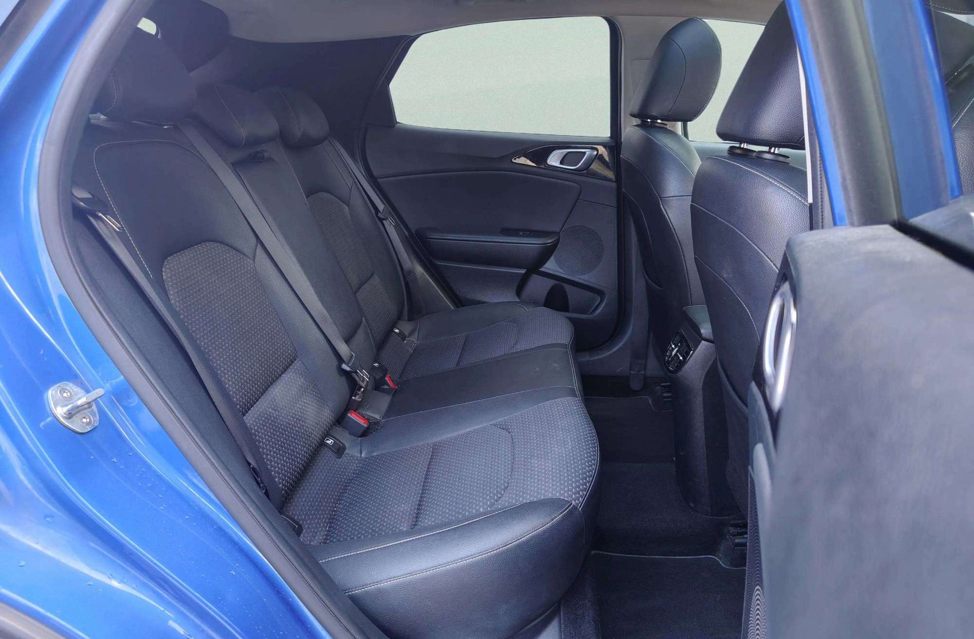 Kia XCeed 1.6 MHEV Emotion DCT - foto 20