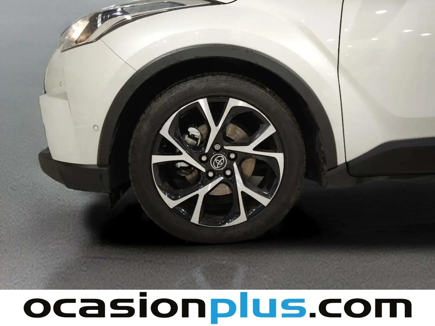 Foto Toyota C-HR Toyota C-HR 1.8 125H Advance (122 CV)
