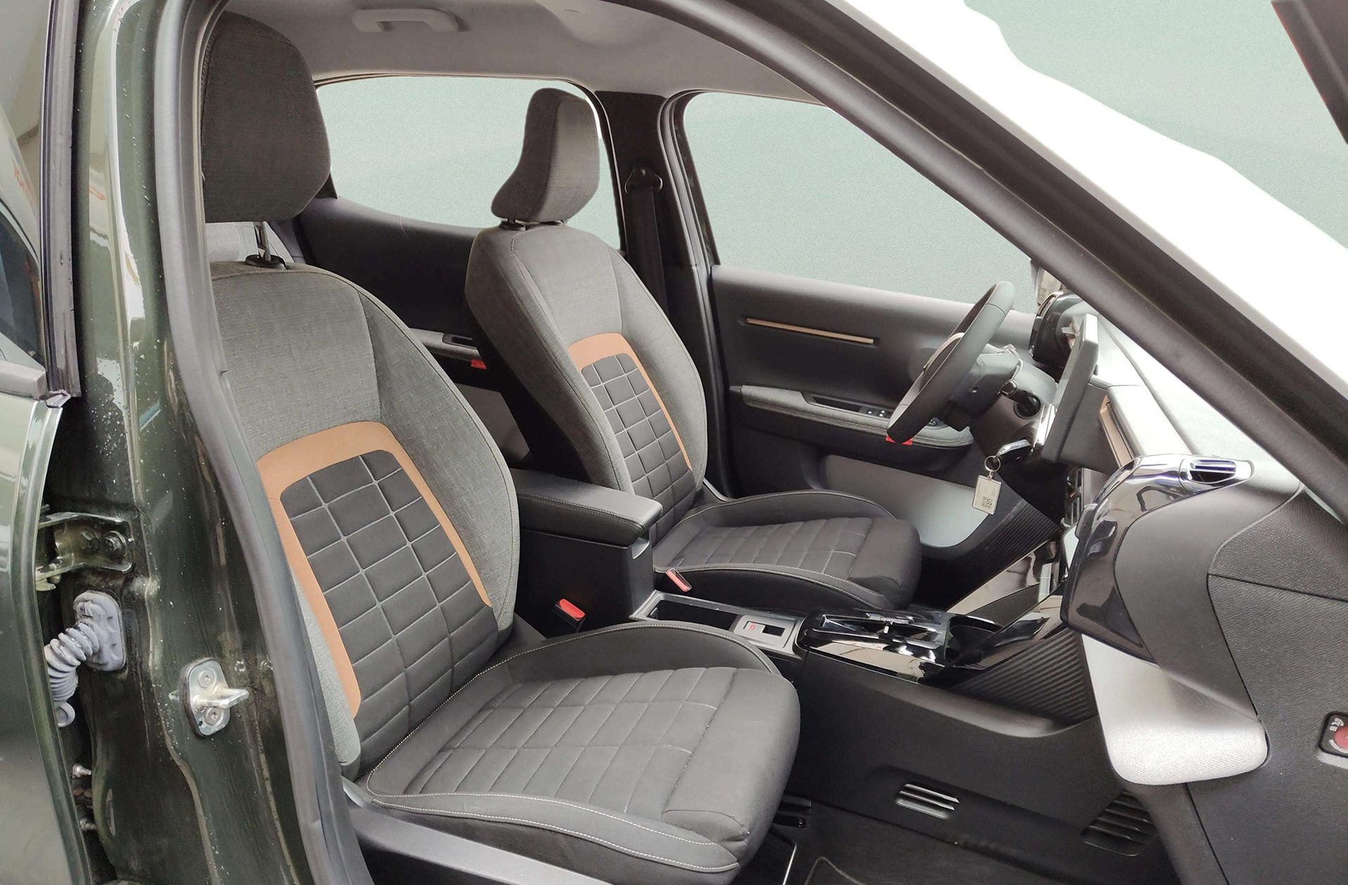 Citroën C3 Aircross Hybrid 145 Plus e-DCS6 - foto 19