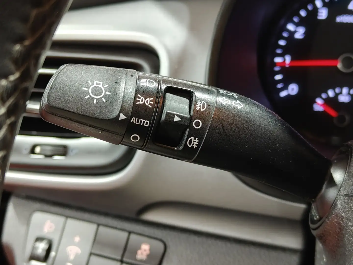 Foto KIA Stonic Kia Stonic 1.2 CVVT Concept Eco-Dynamic (84 CV)