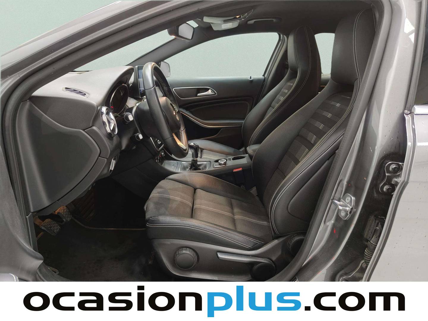Foto asientos delanteros Mercedes GLA Mercedes GLA 180 (122 CV)